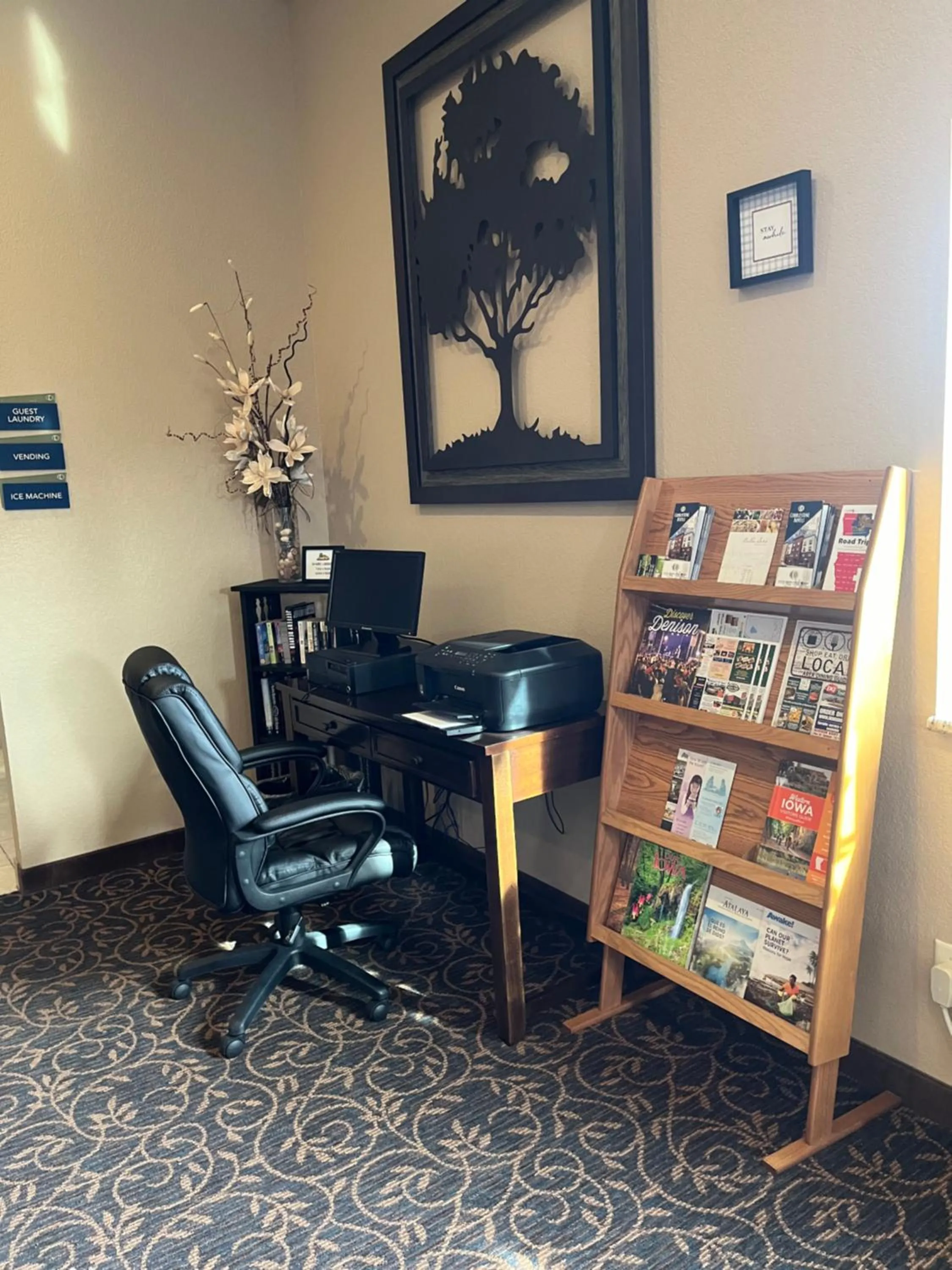 Business facilities in Cobblestone Inn & Suites - Denison | Oak Ridge