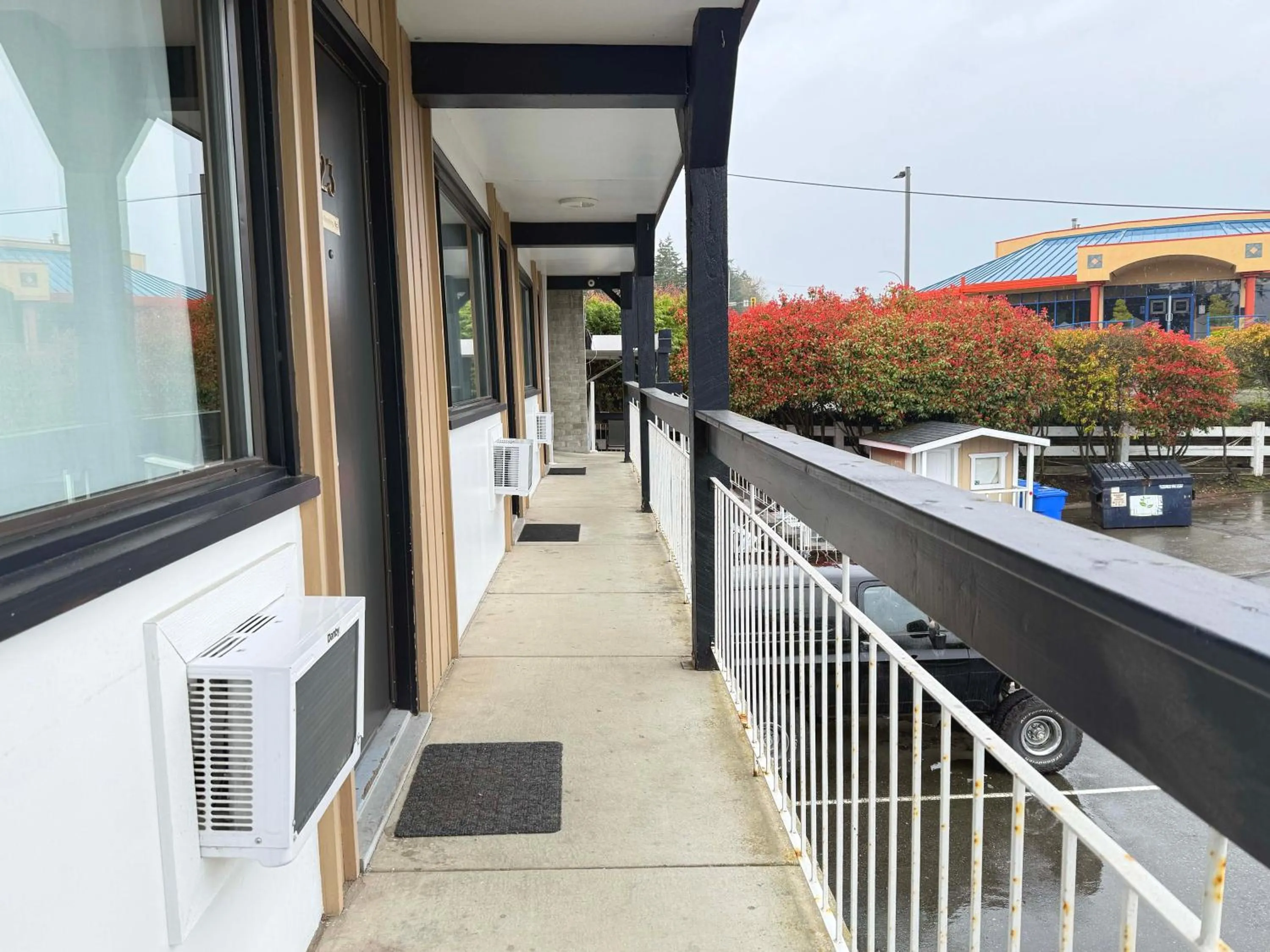 Patio in Departure Bay Motel