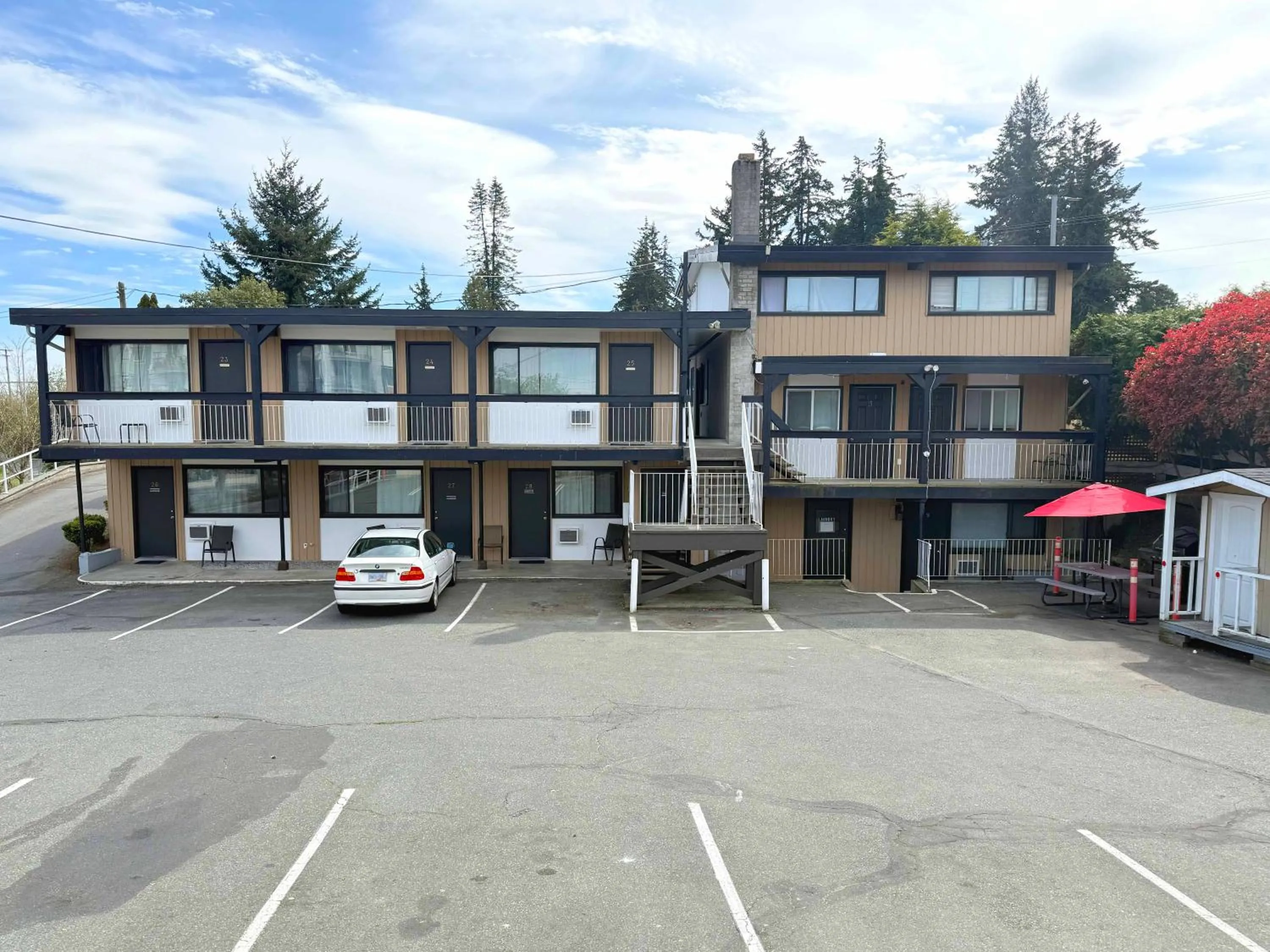 Property building in Departure Bay Motel