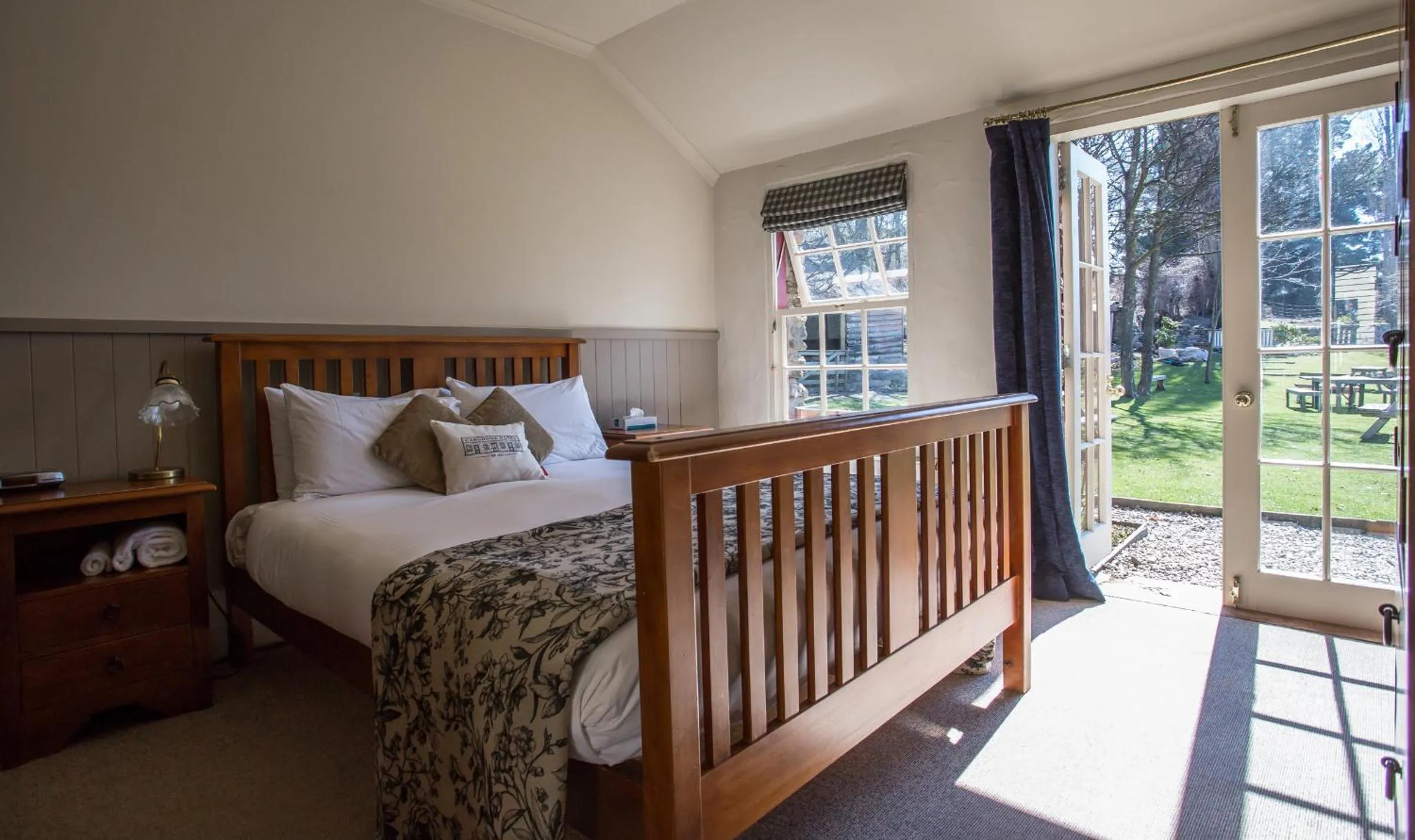 Day, Bed in Cardrona Hotel