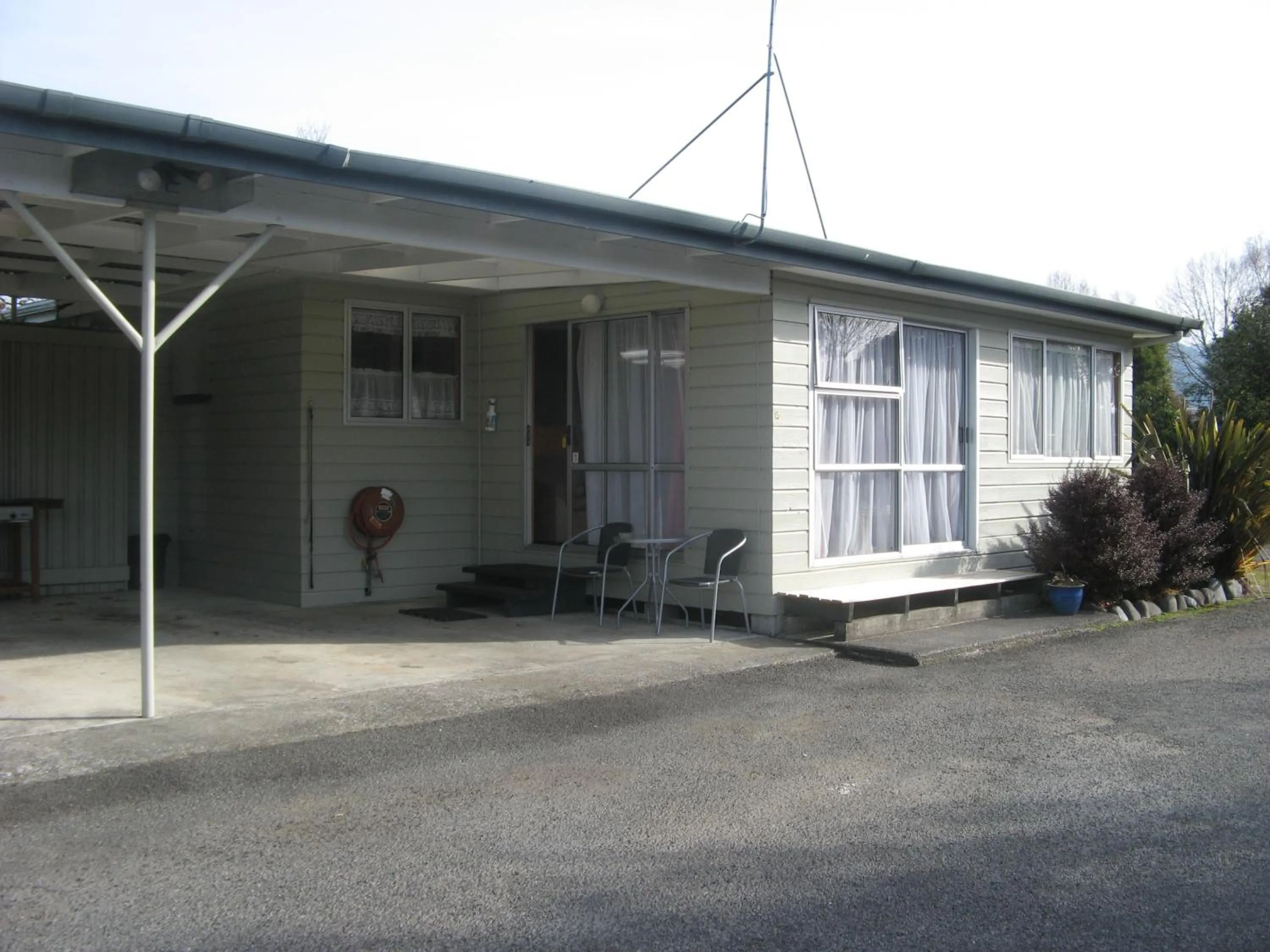 Facade/entrance in Tongariro River Motel