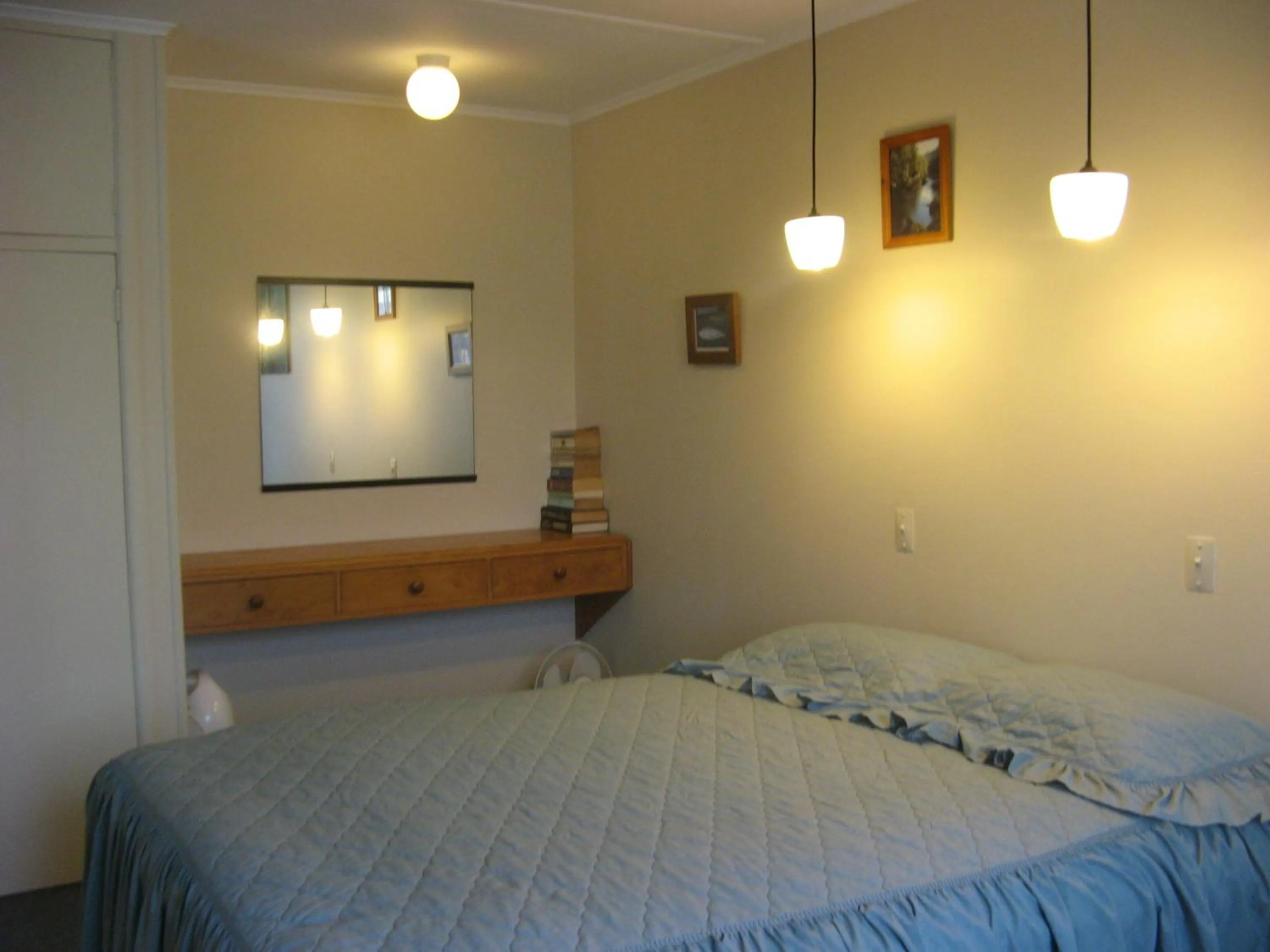 Bed in Tongariro River Motel