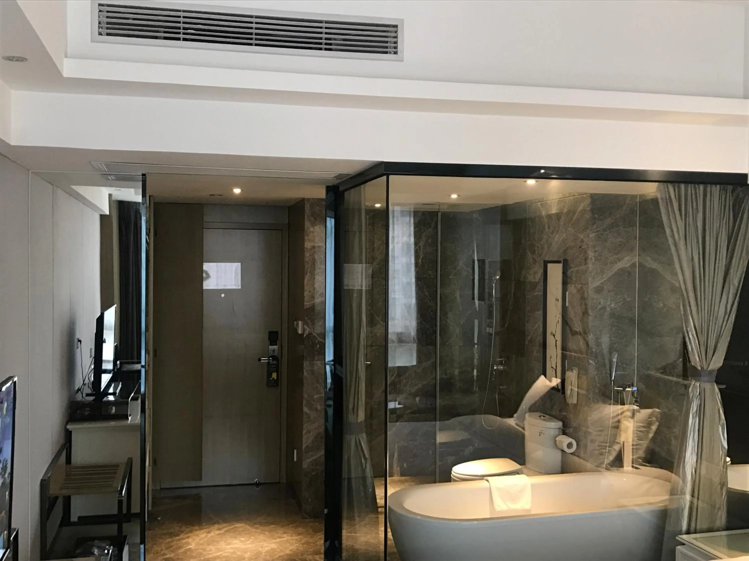 Shower in Paco Hotel Tianpingjia Metro Guangzhou