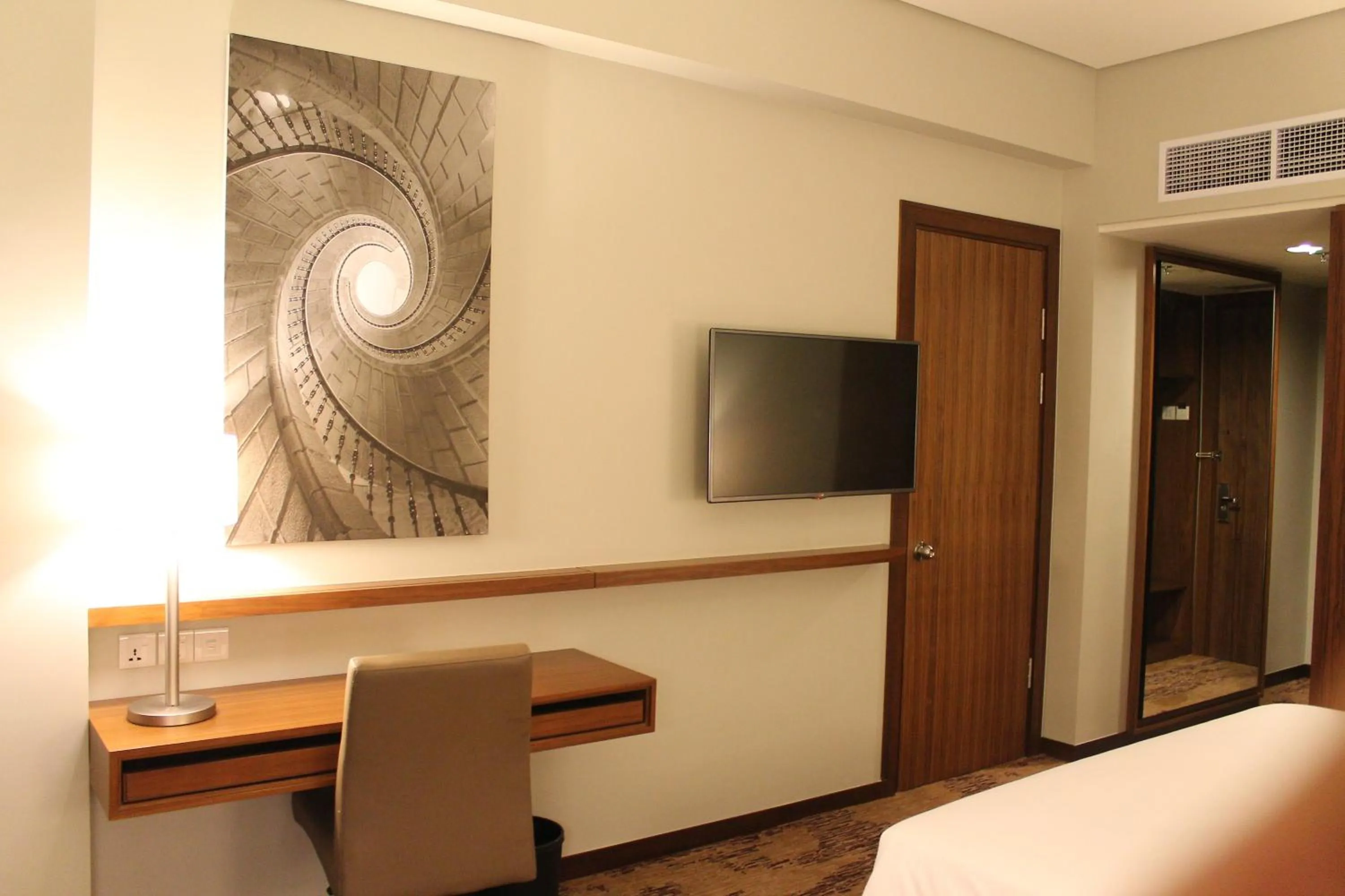 TV and multimedia, Bed in I Hotel Baloi Batam