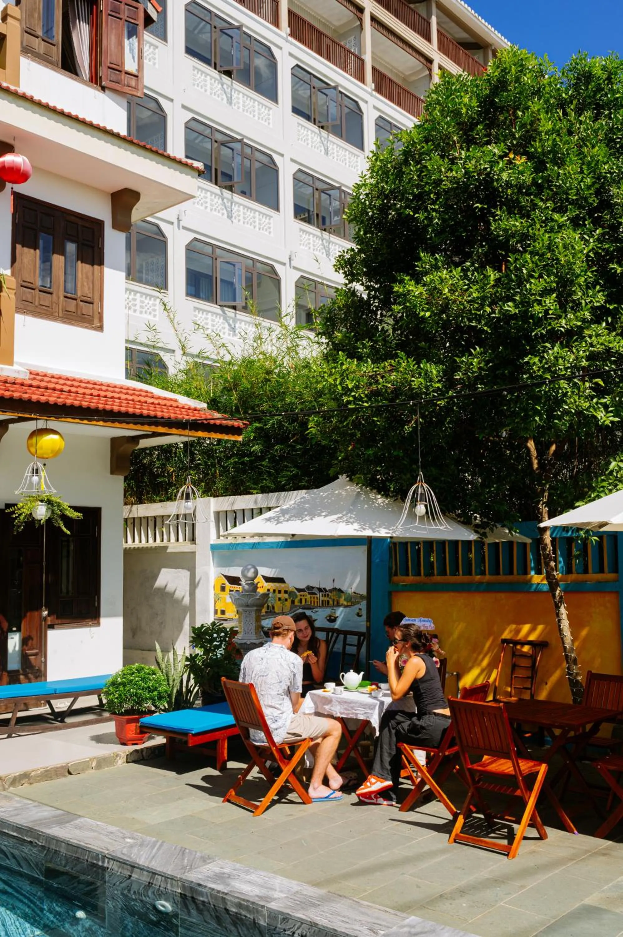 Restaurant/places to eat in B'Lan Riverside Villa