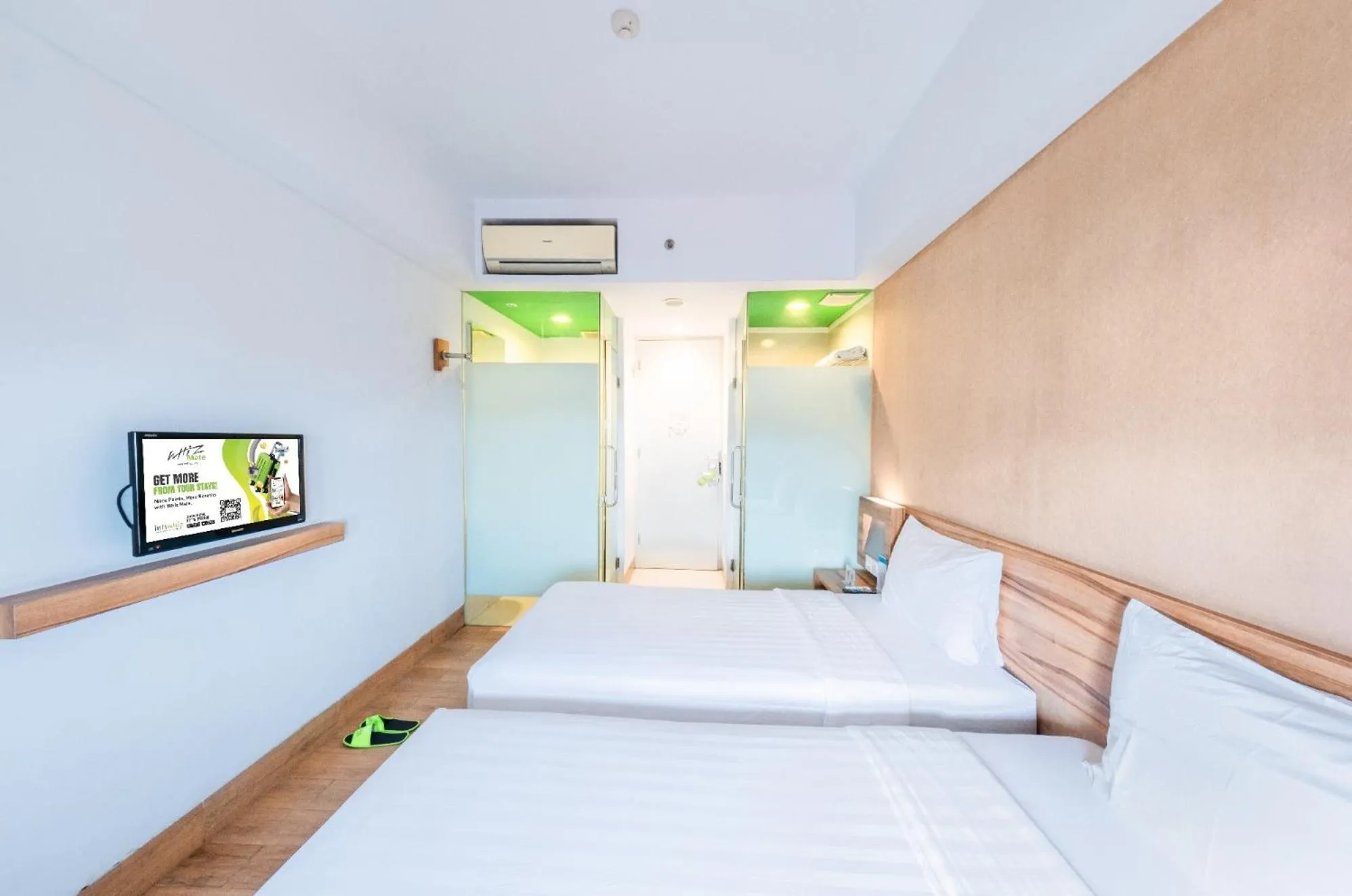 Bedroom, Bed in Whiz Prime Hotel Balikpapan