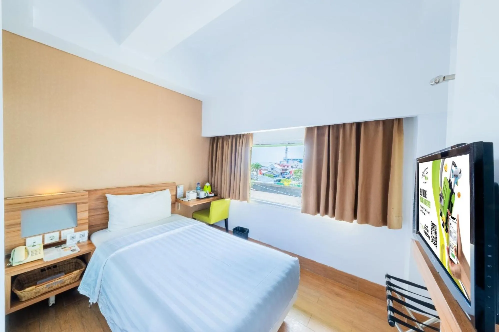 Bedroom, Bed in Whiz Prime Hotel Balikpapan