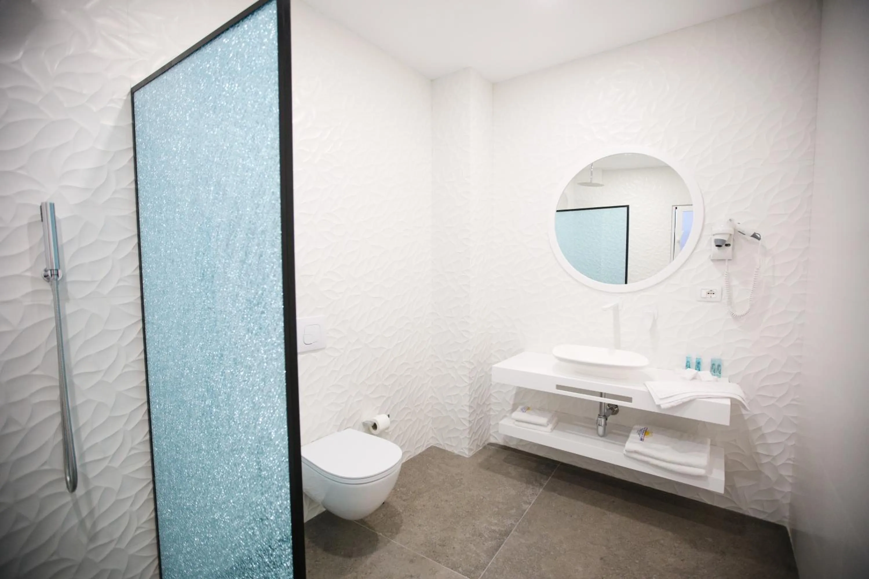 Bathroom in HH Boutique Hotel