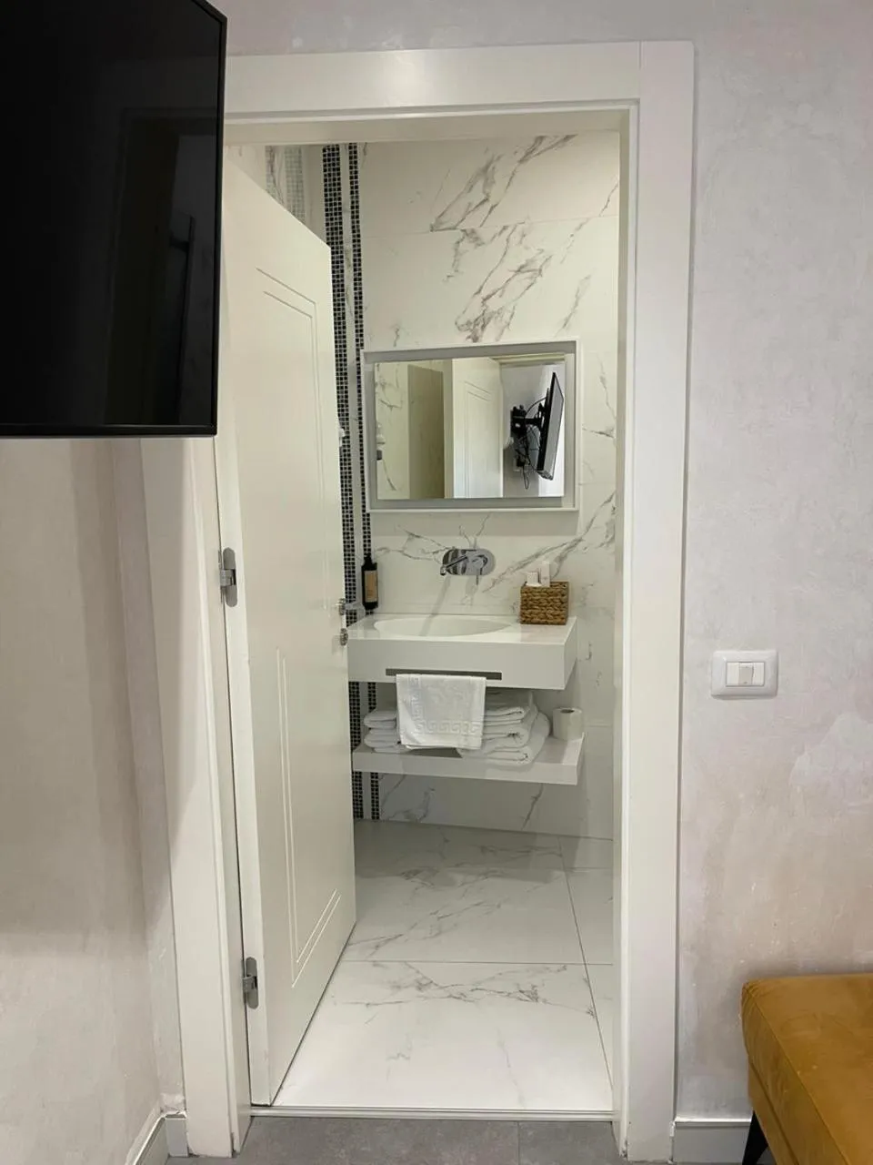 Kitchen or kitchenette in Blue Boutique Hotel