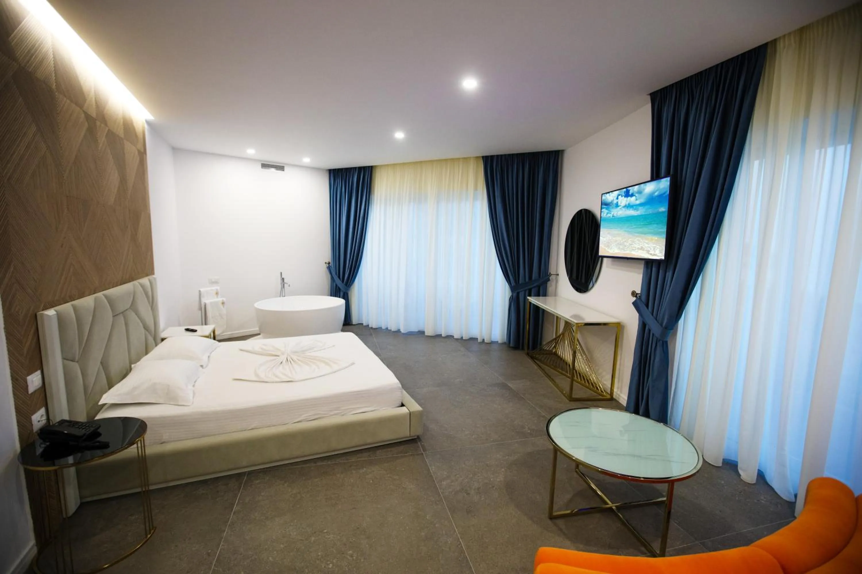 Bed in HH Boutique Hotel