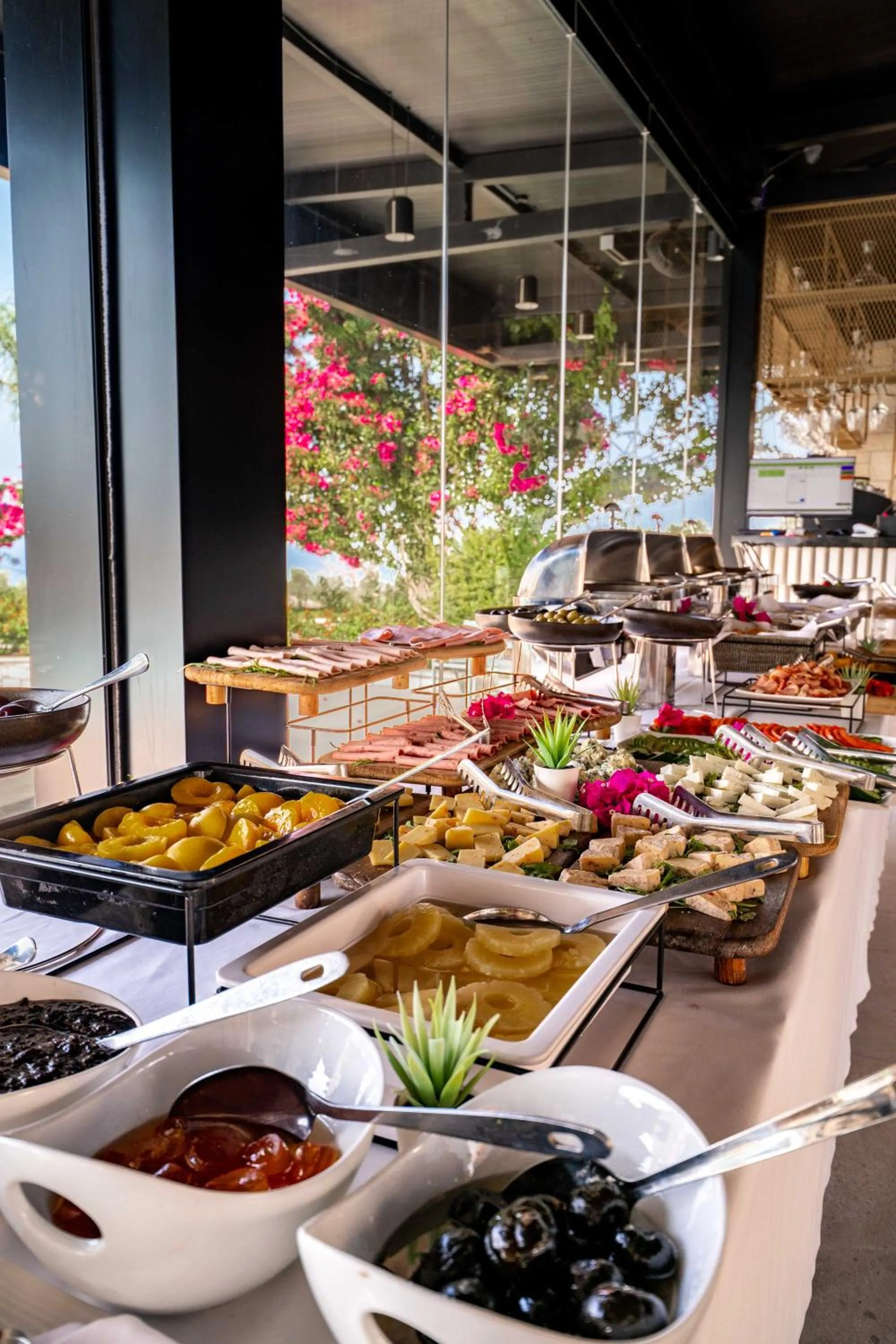 Breakfast in Blue Boutique Hotel