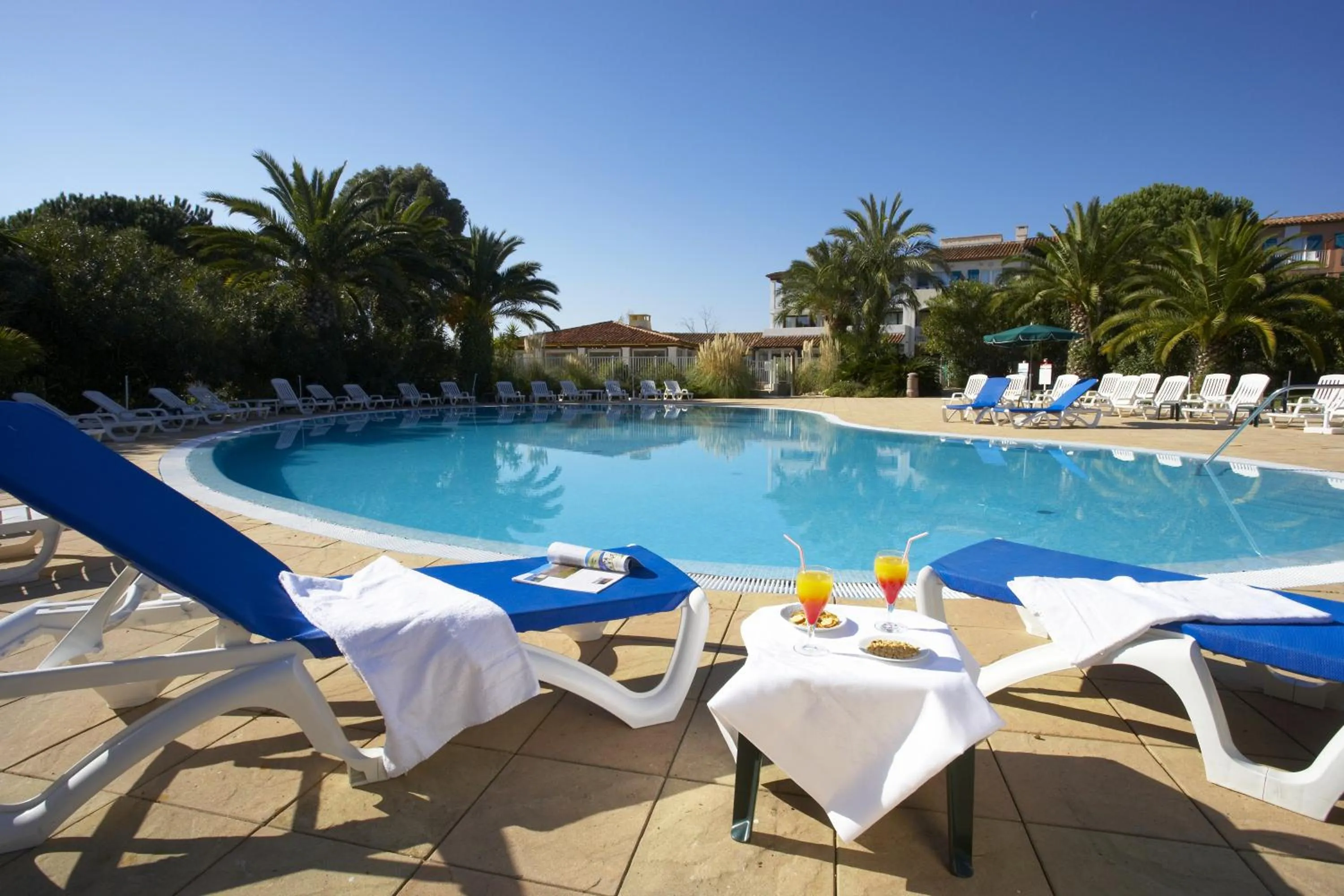 Swimming pool in SOWELL RESIDENCES Les Perles du Golfe de Saint-Tropez