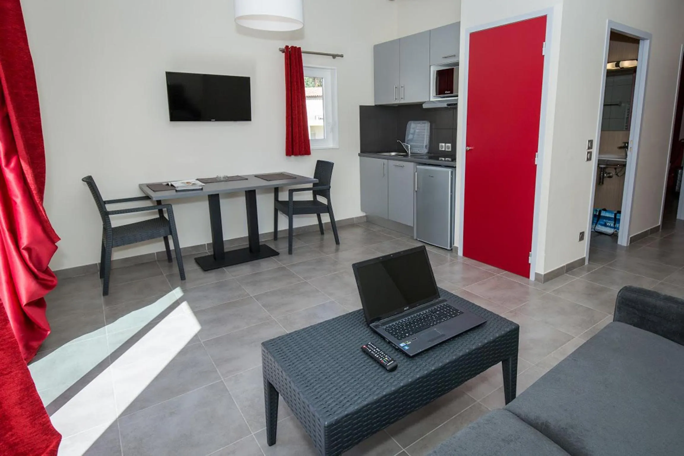 Dining area in SOWELL RESIDENCES Les Perles du Golfe de Saint-Tropez