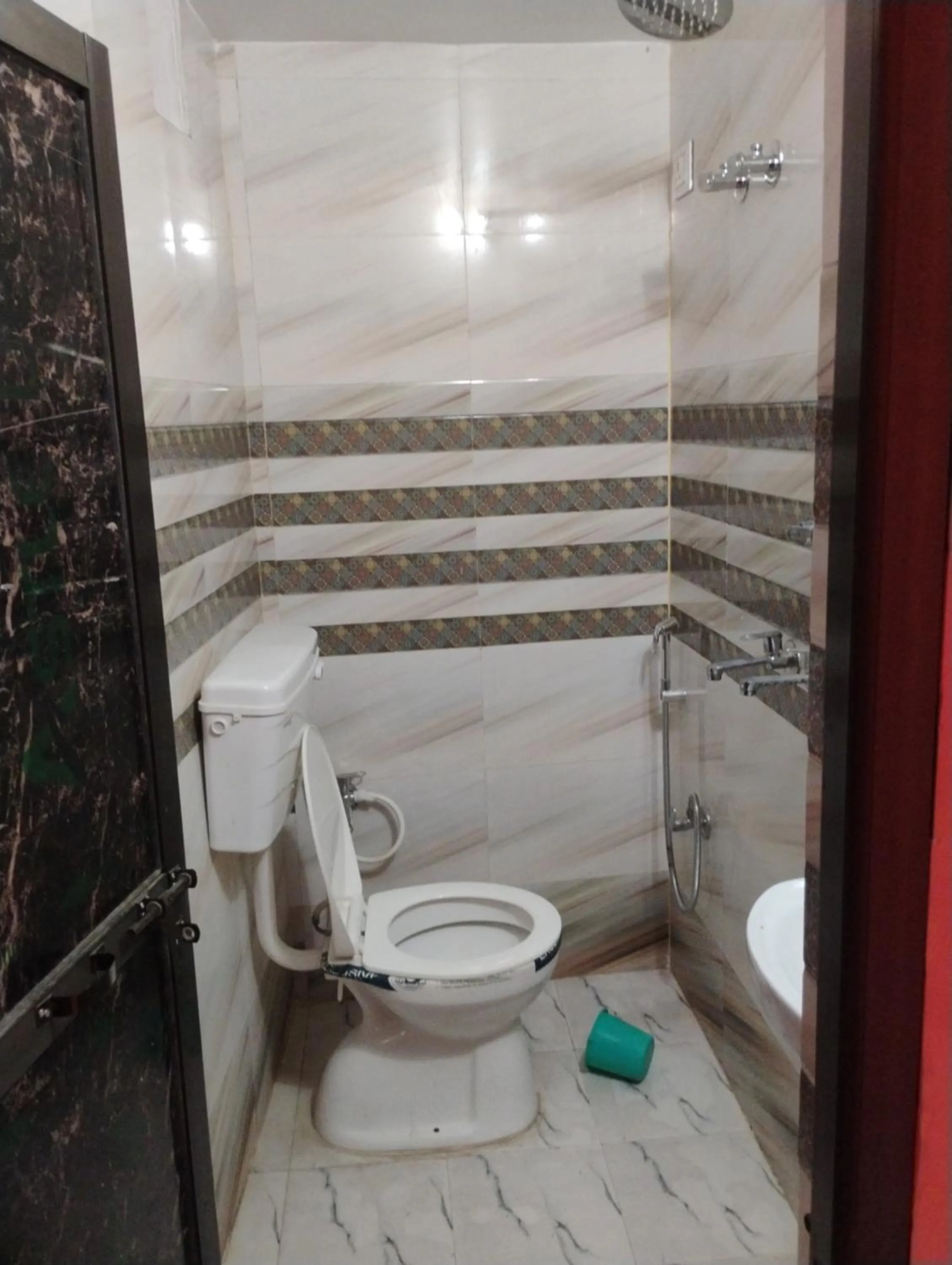 Deluxe Double Room in Geeta Teerth Guest House AC and Non AC Rooms