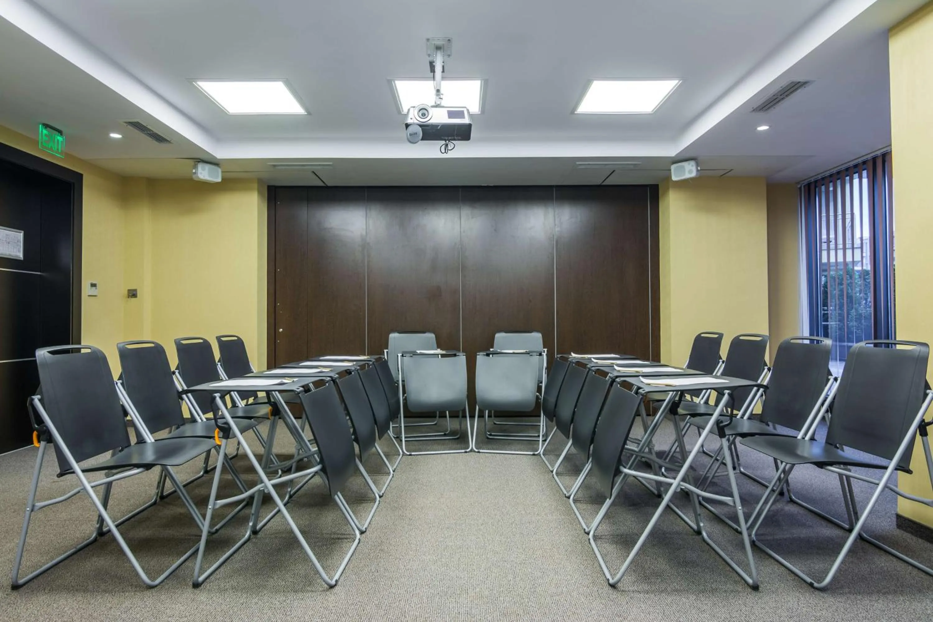 Meeting/conference room in Best Western Plus Olives City Hotel - Free Pool & Parking