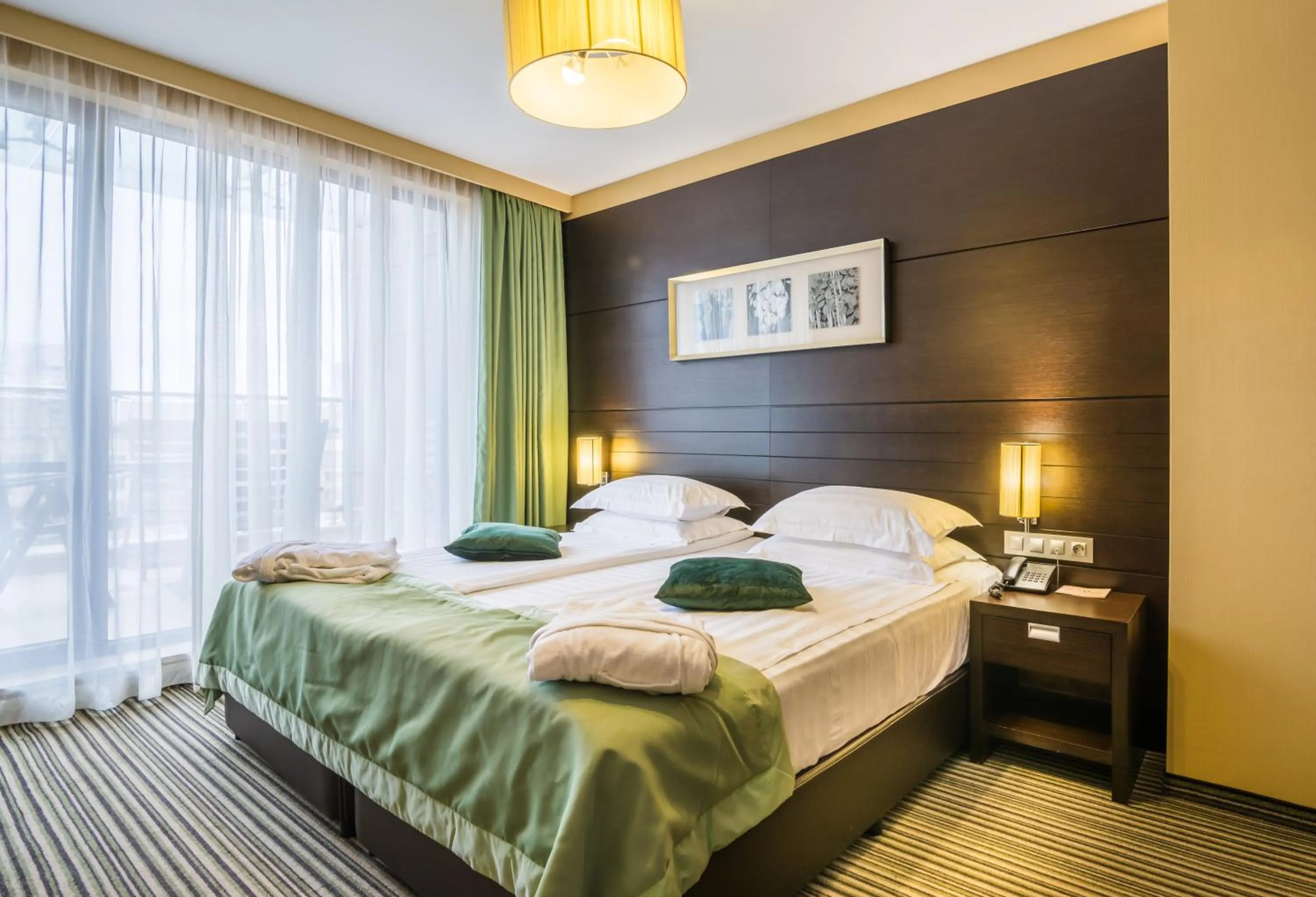 Bedroom, Bed in Best Western Plus Olives City Hotel - Free Pool & Parking