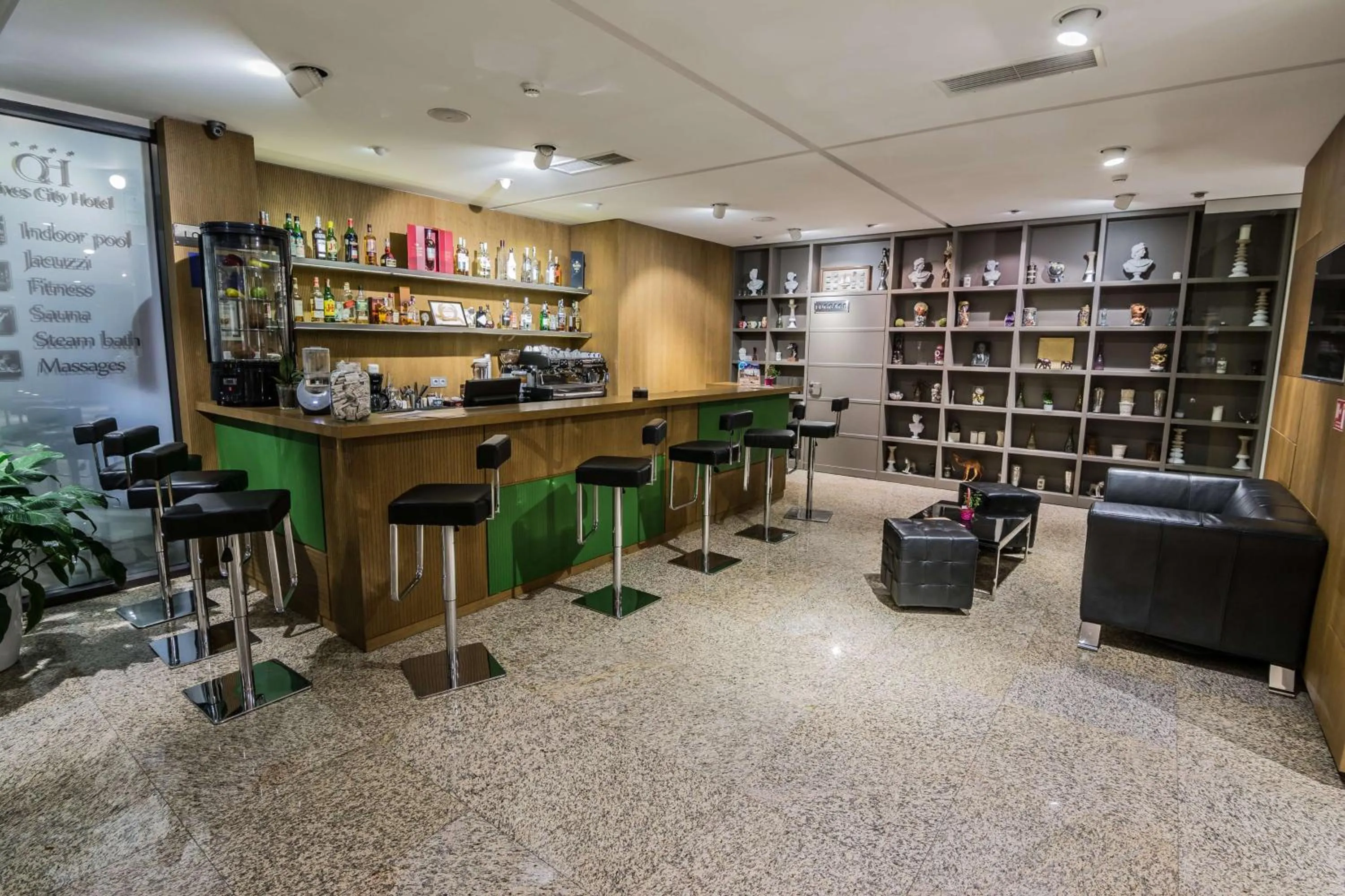 Lobby or reception in Best Western Plus Olives City Hotel - Free Pool & Parking