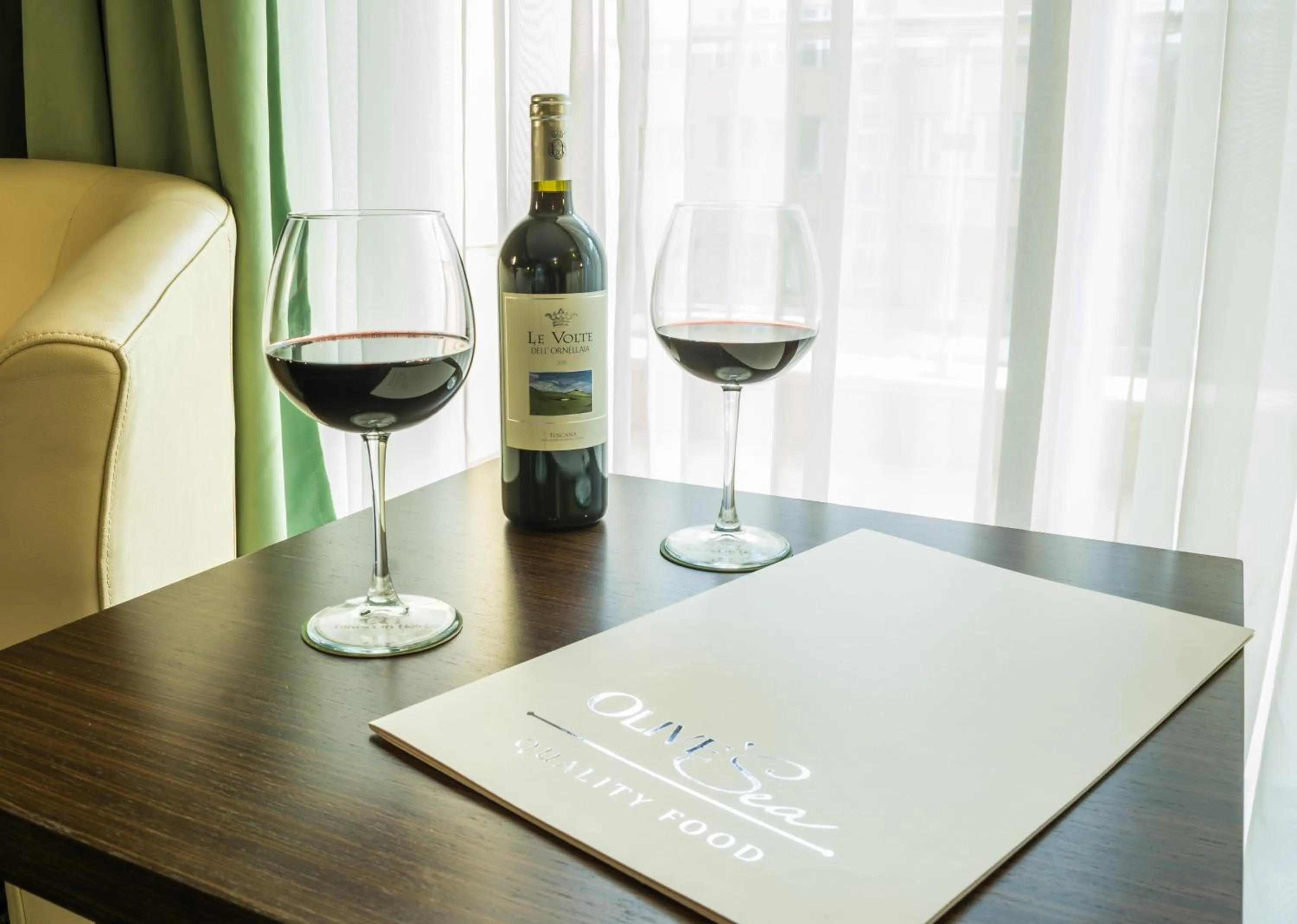 room service in Best Western Plus Olives City Hotel - Free Pool & Parking