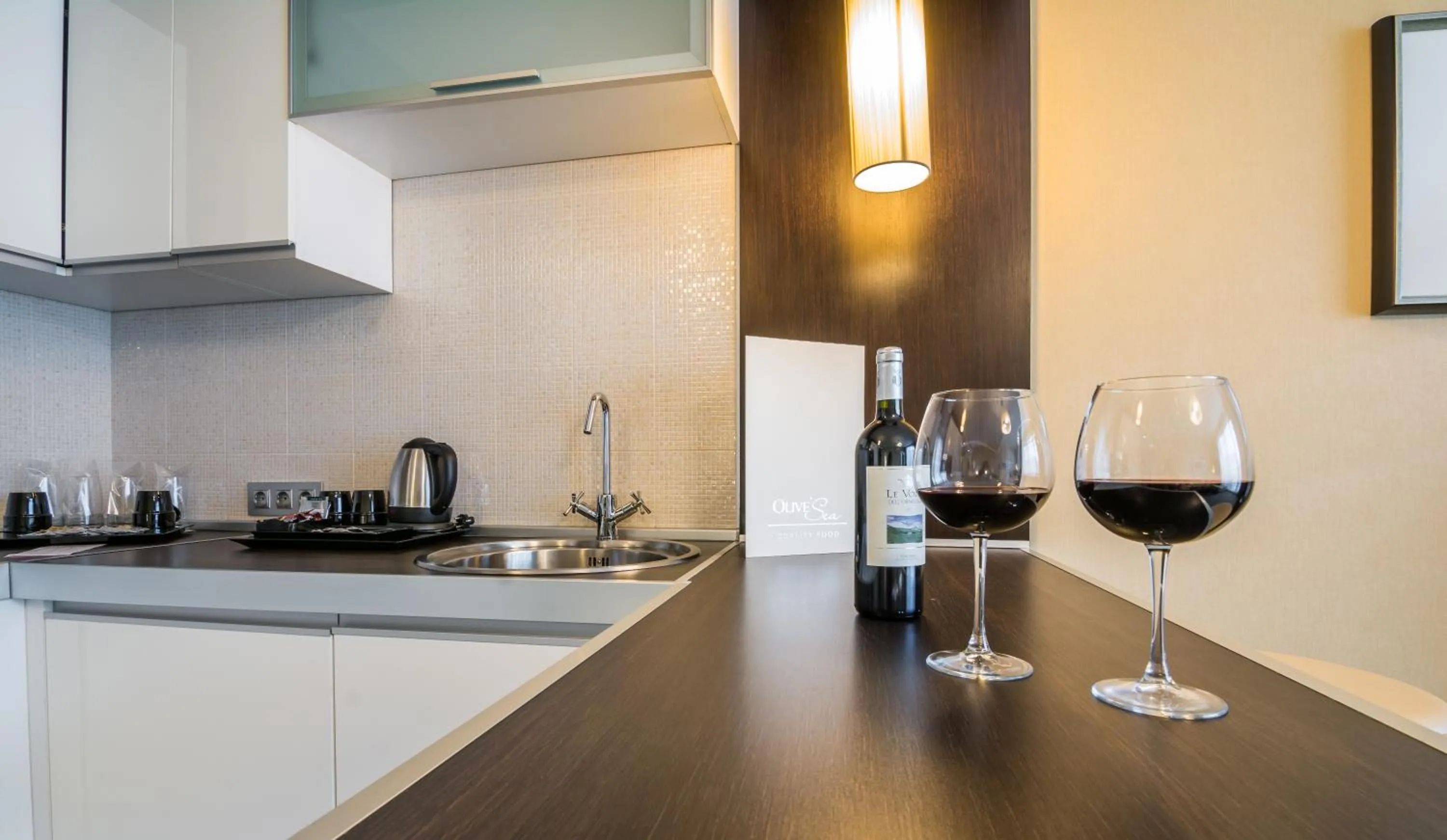 room service in Best Western Plus Olives City Hotel - Free Pool & Parking