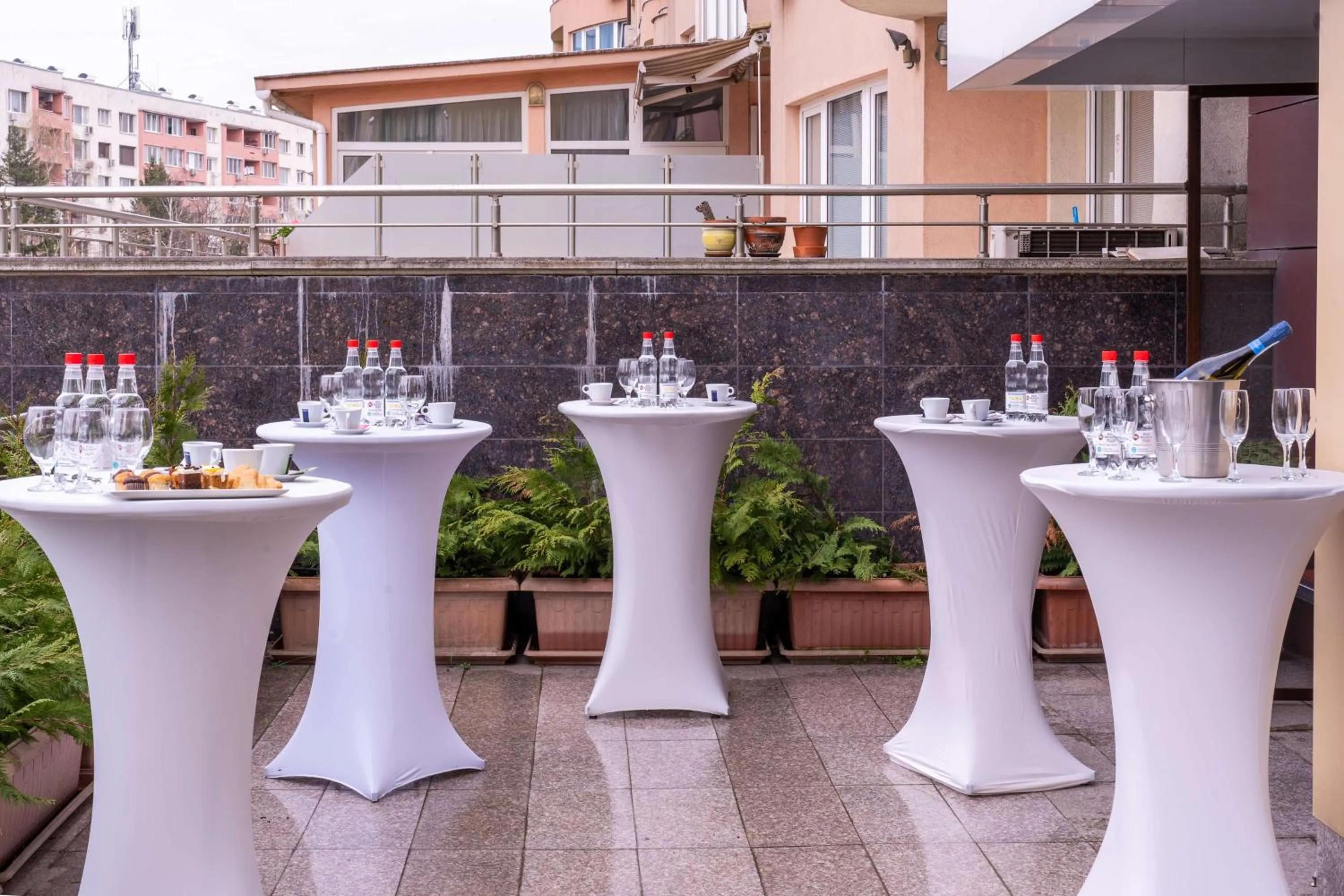 Meeting/conference room in Best Western Plus Olives City Hotel - Free Pool & Parking