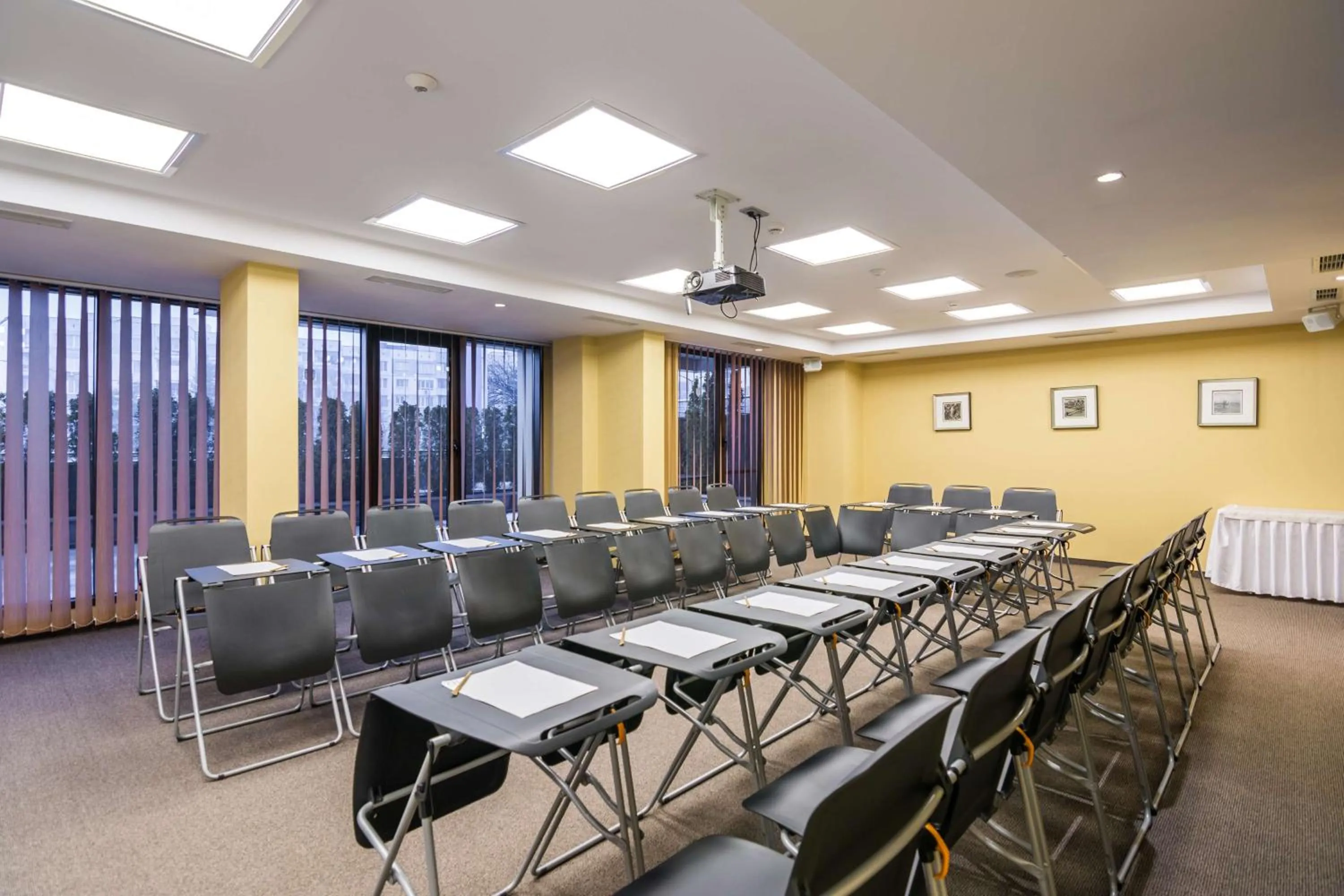 Meeting/conference room in Best Western Plus Olives City Hotel - Free Pool & Parking
