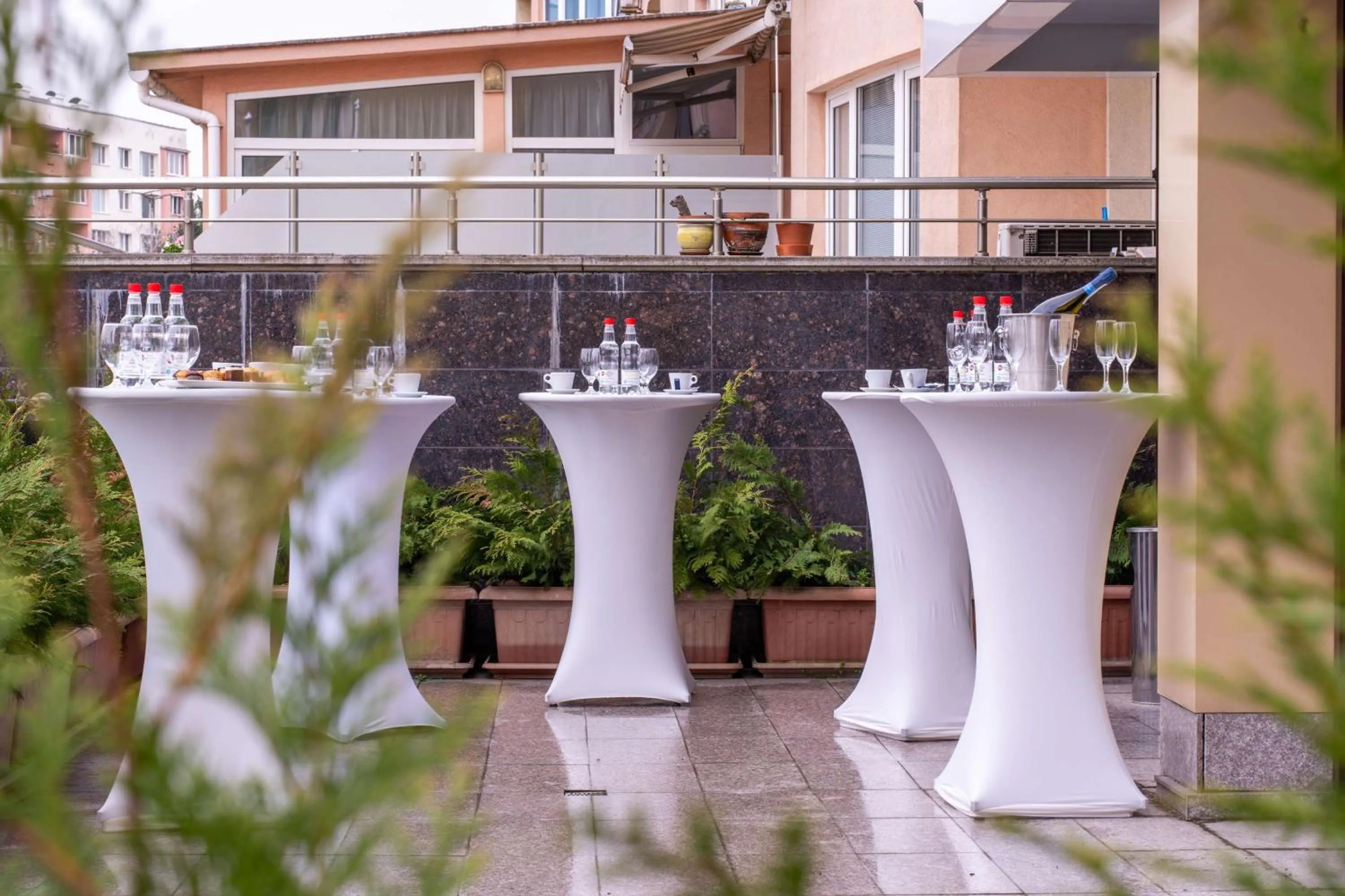 Meeting/conference room in Best Western Plus Olives City Hotel - Free Pool & Parking