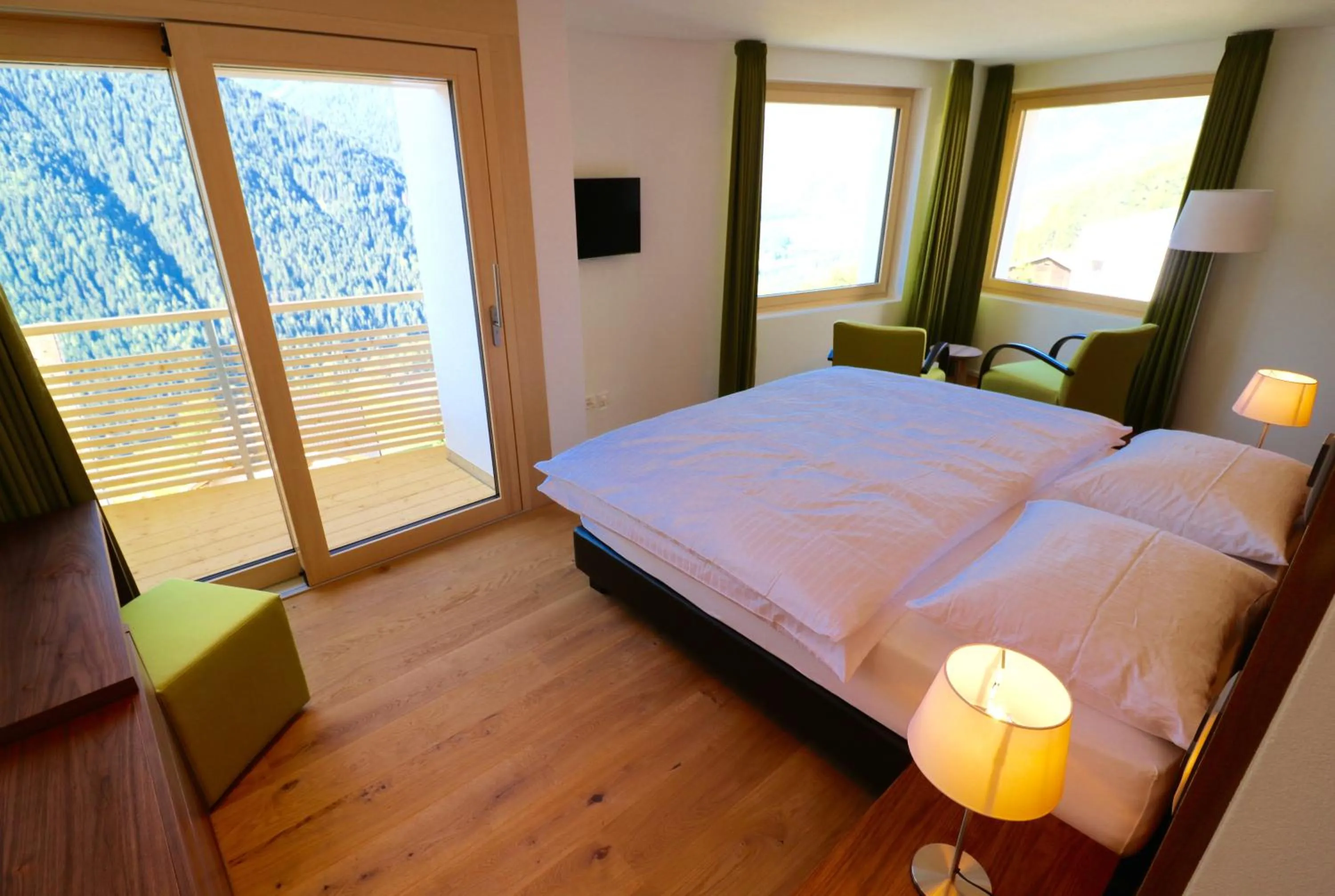 TV and multimedia, Bed in Guarda Lodge