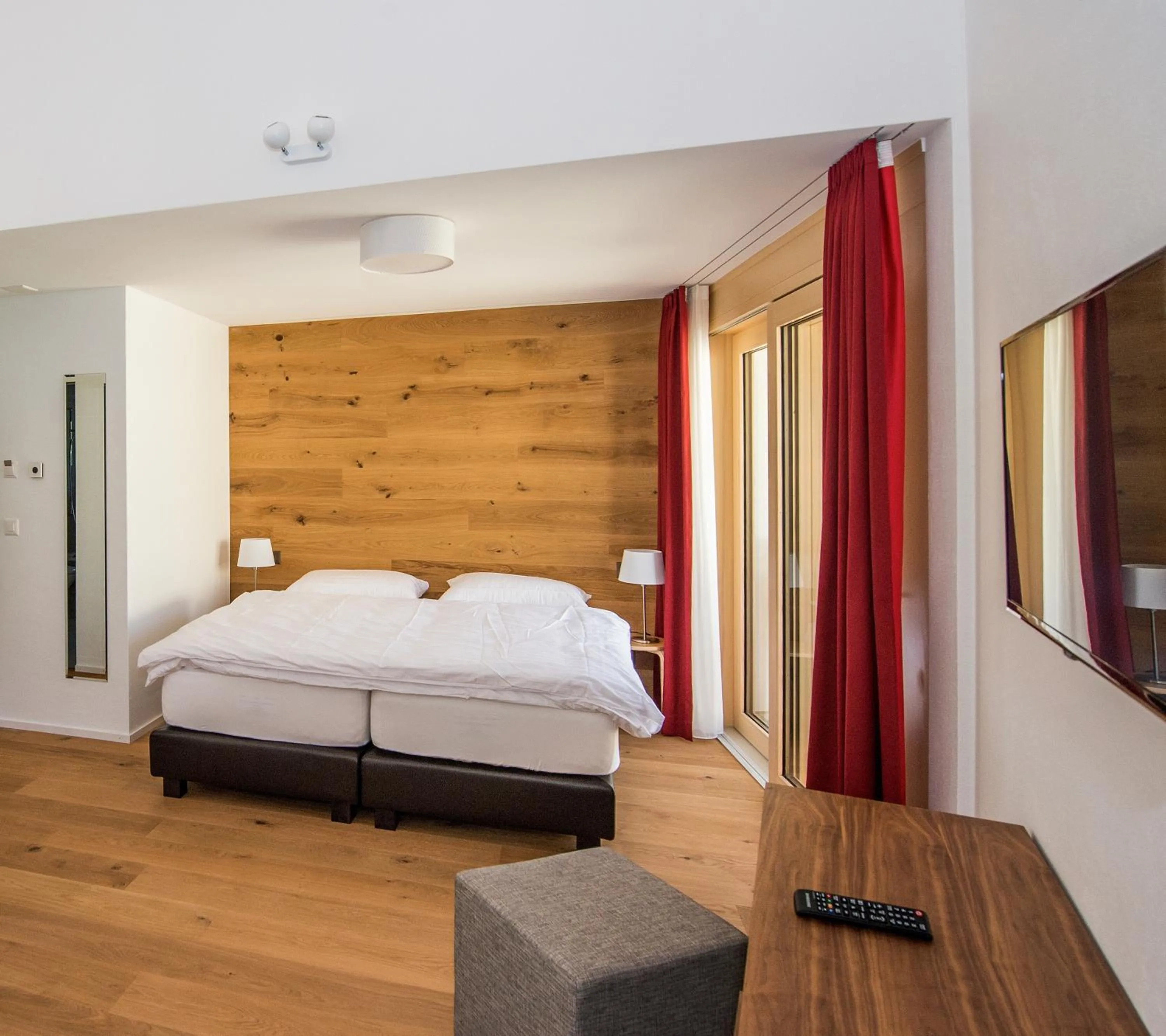 Property logo or sign, Bed in Guarda Lodge