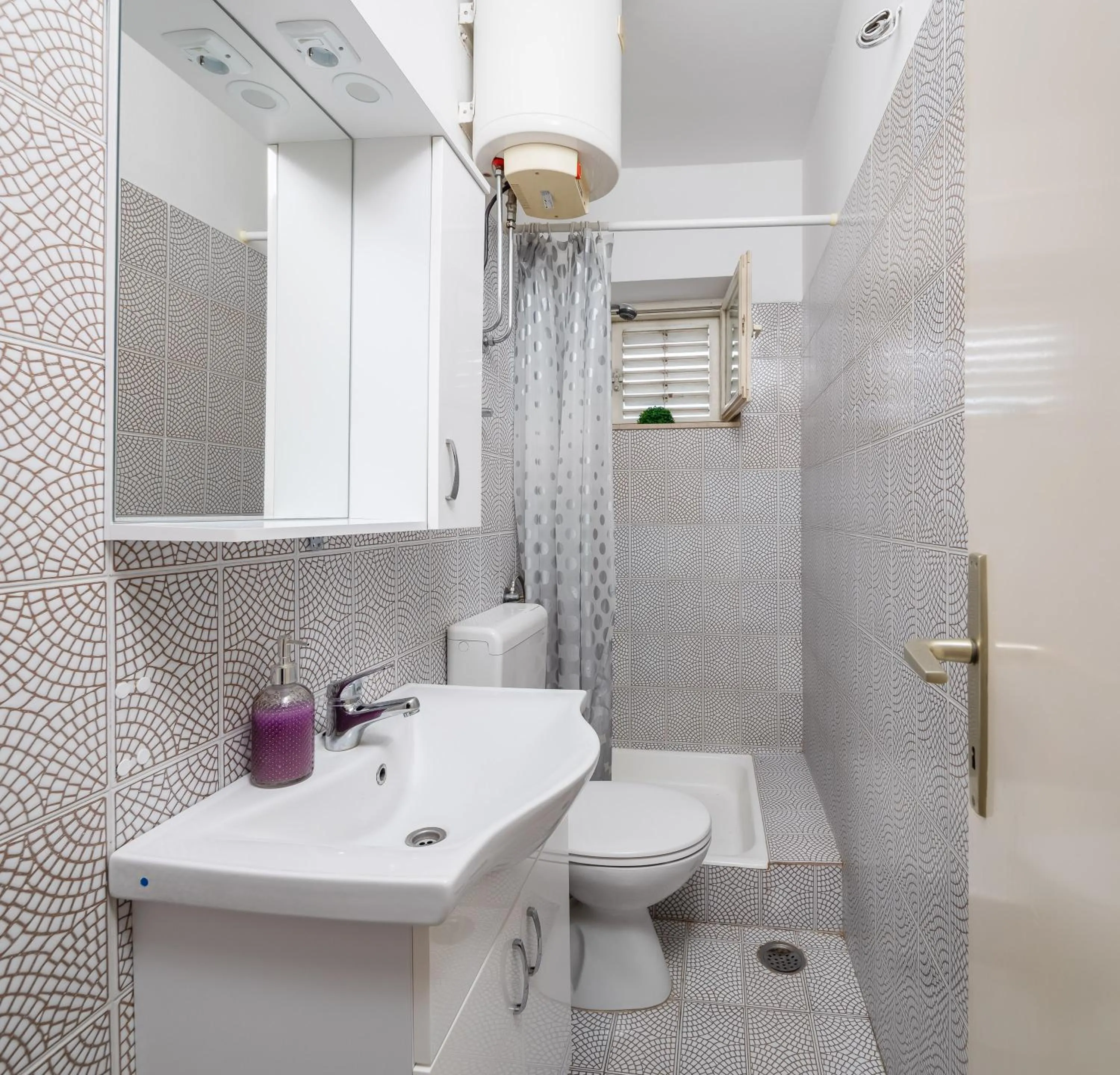 Shower in Seaside Apartment Blue