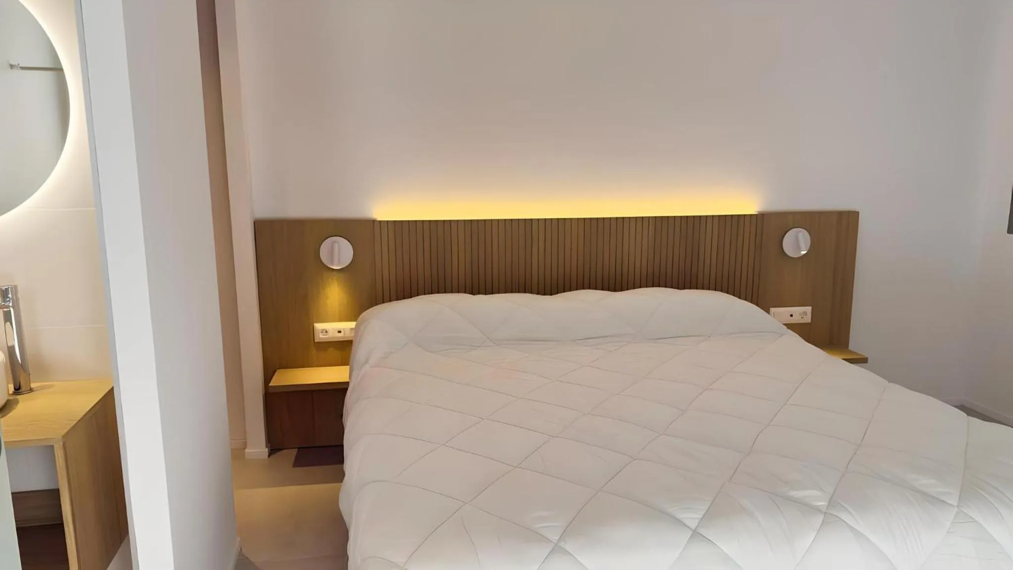 Bed in MYO Barcelona Hotel & Apartments