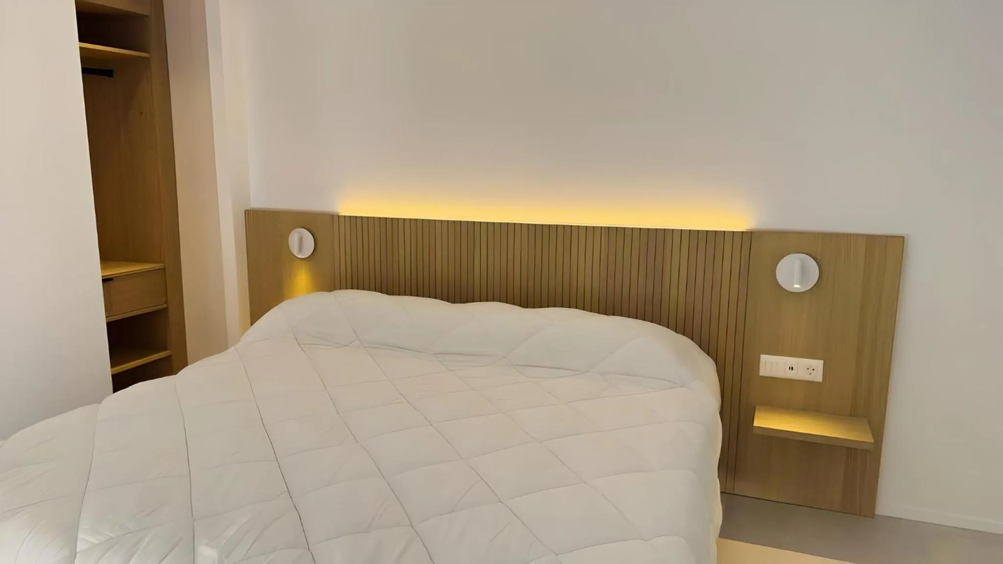 Bed in MYO Barcelona Hotel & Apartments