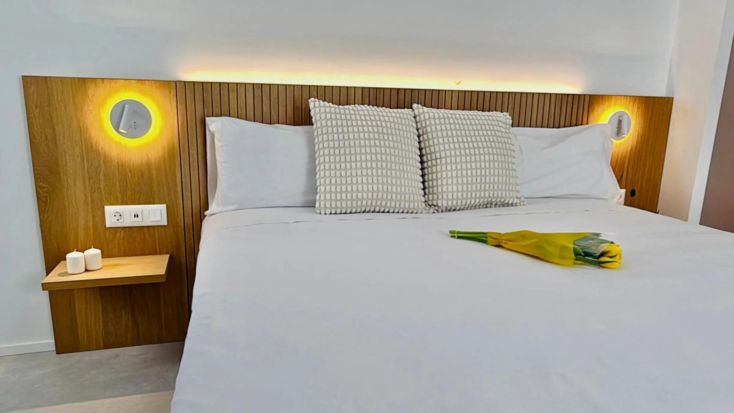 Bed in MYO Barcelona Hotel & Apartments