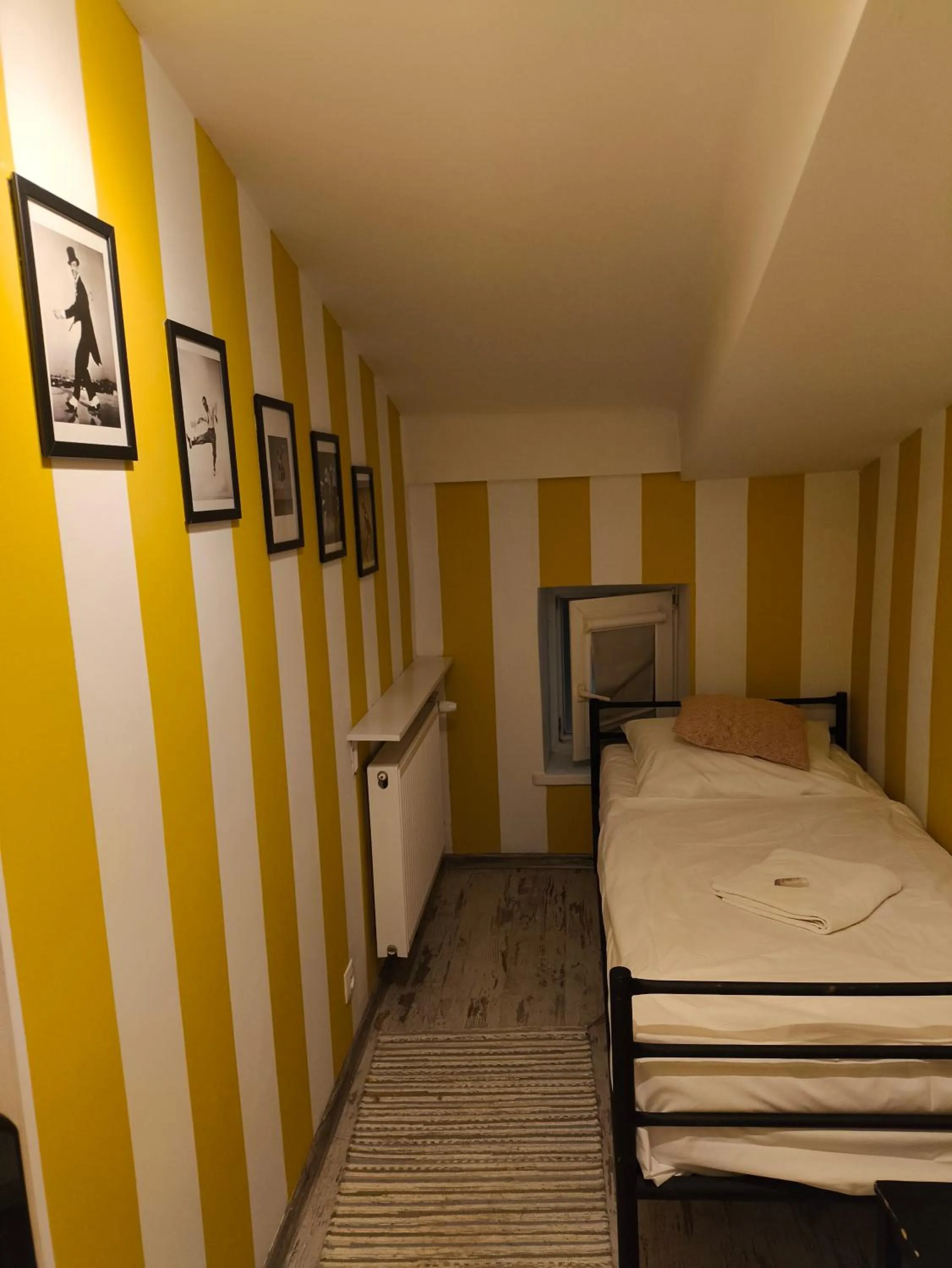 Bedroom, Bed in AB Hostel