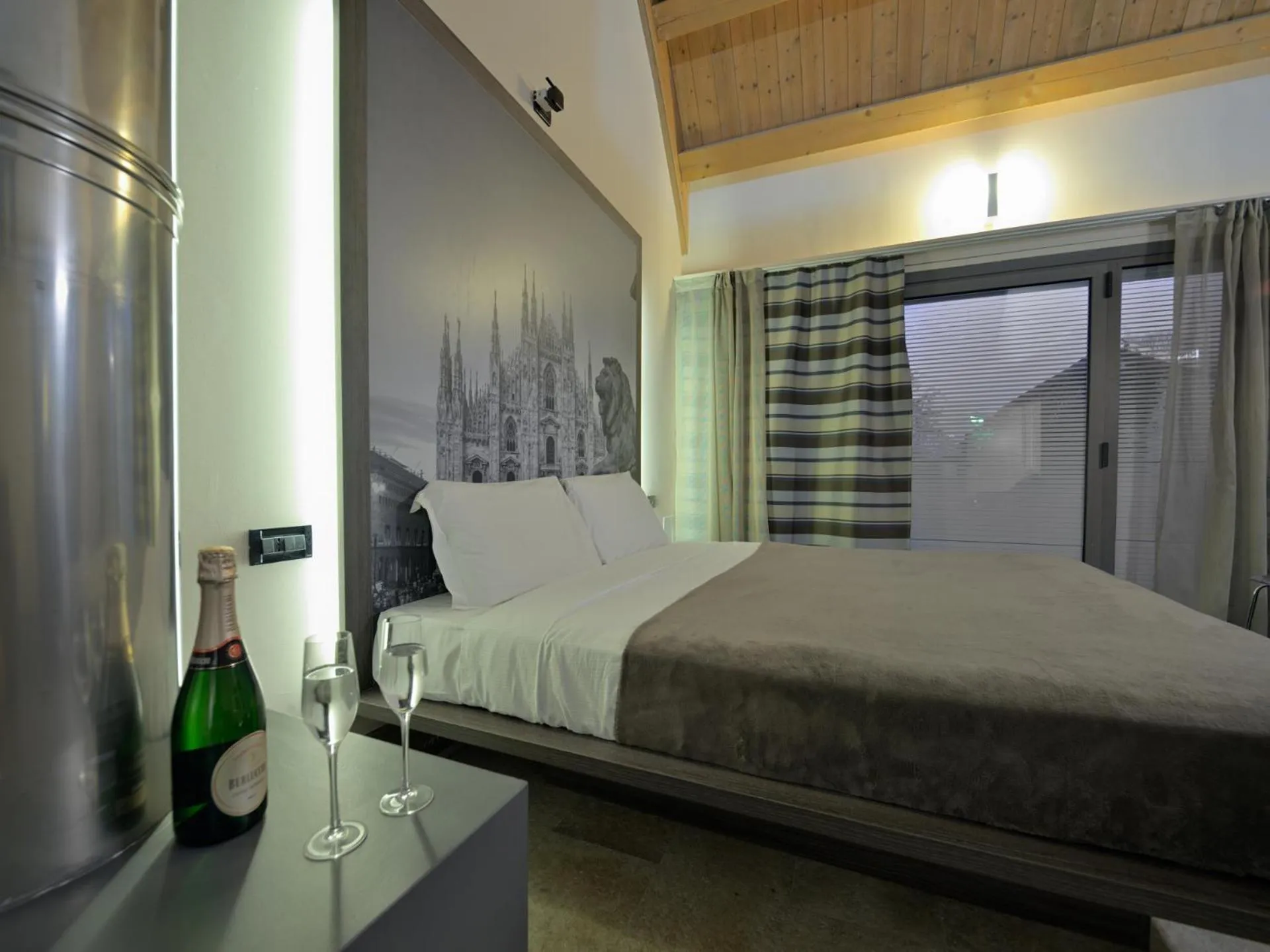 Photo of the whole room in Hotel Seven Rooms