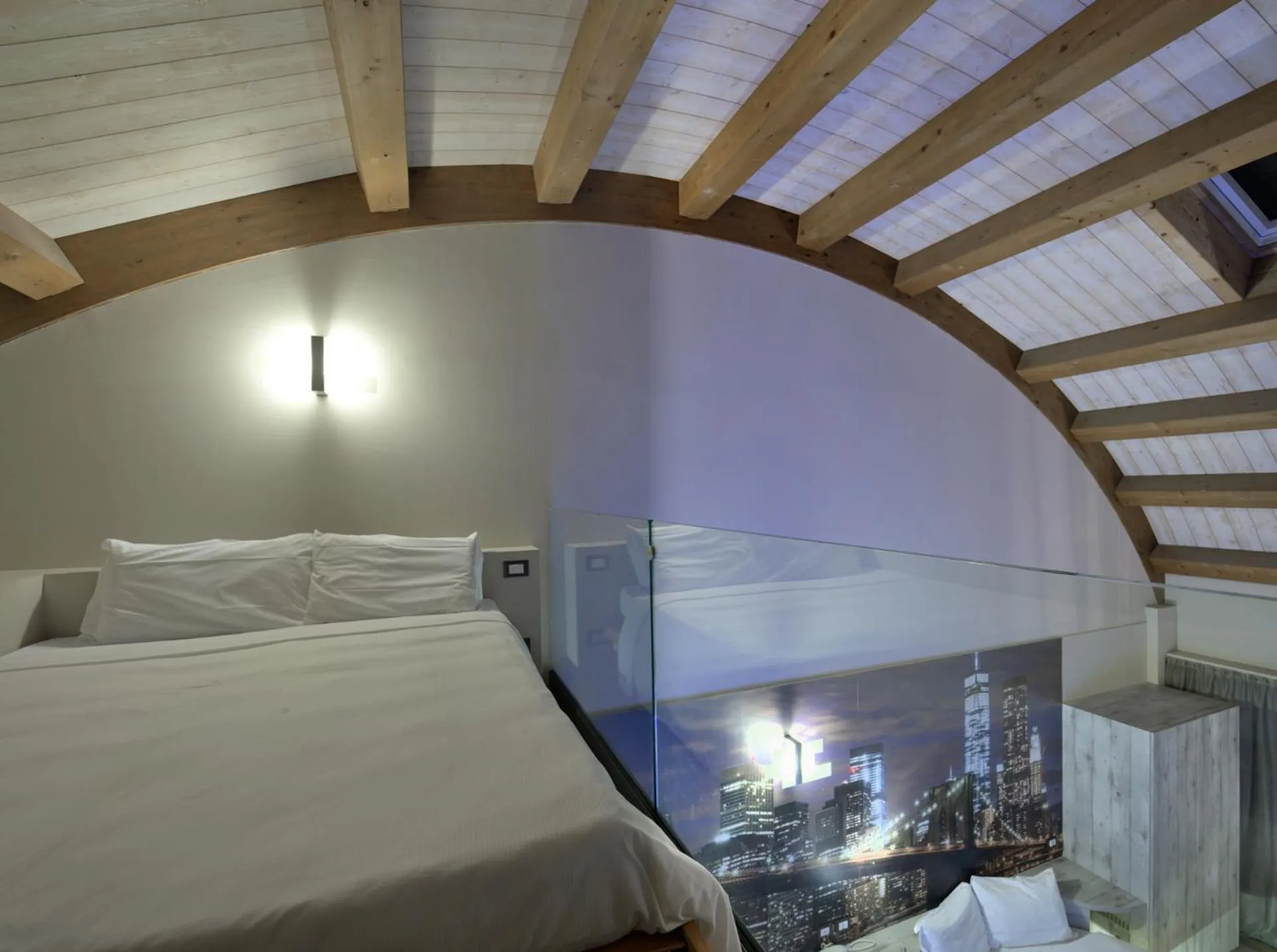 Photo of the whole room in Hotel Seven Rooms