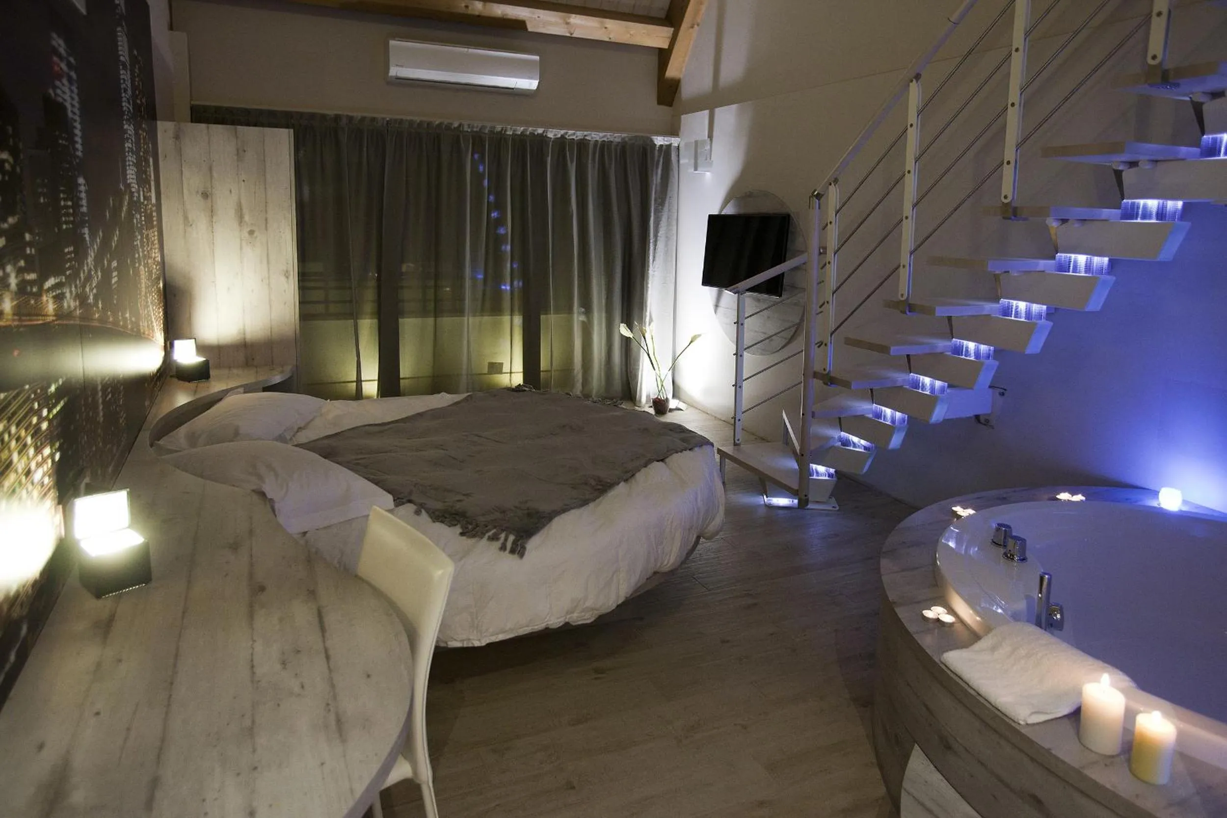 Photo of the whole room in Hotel Seven Rooms