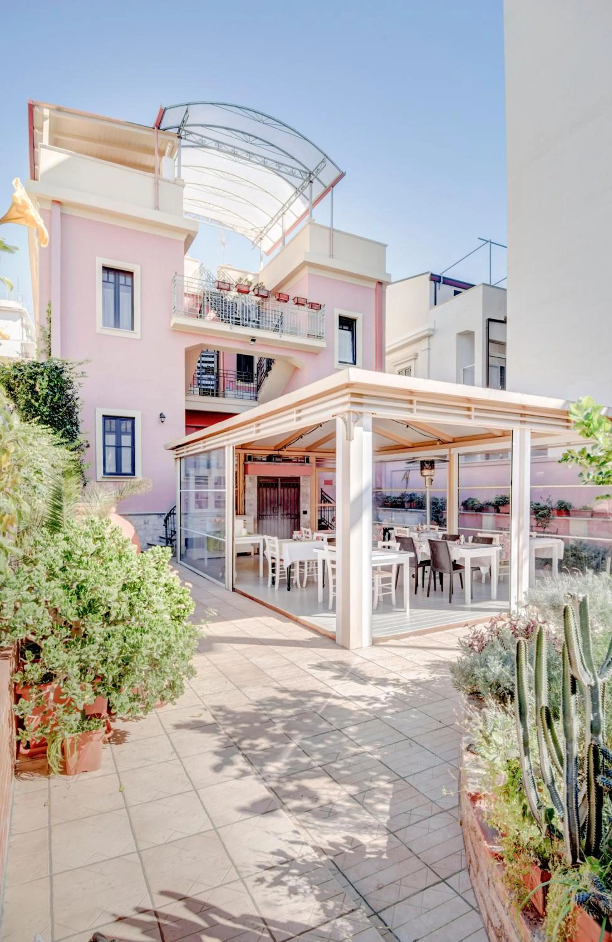 Property building in Villa Lavinia