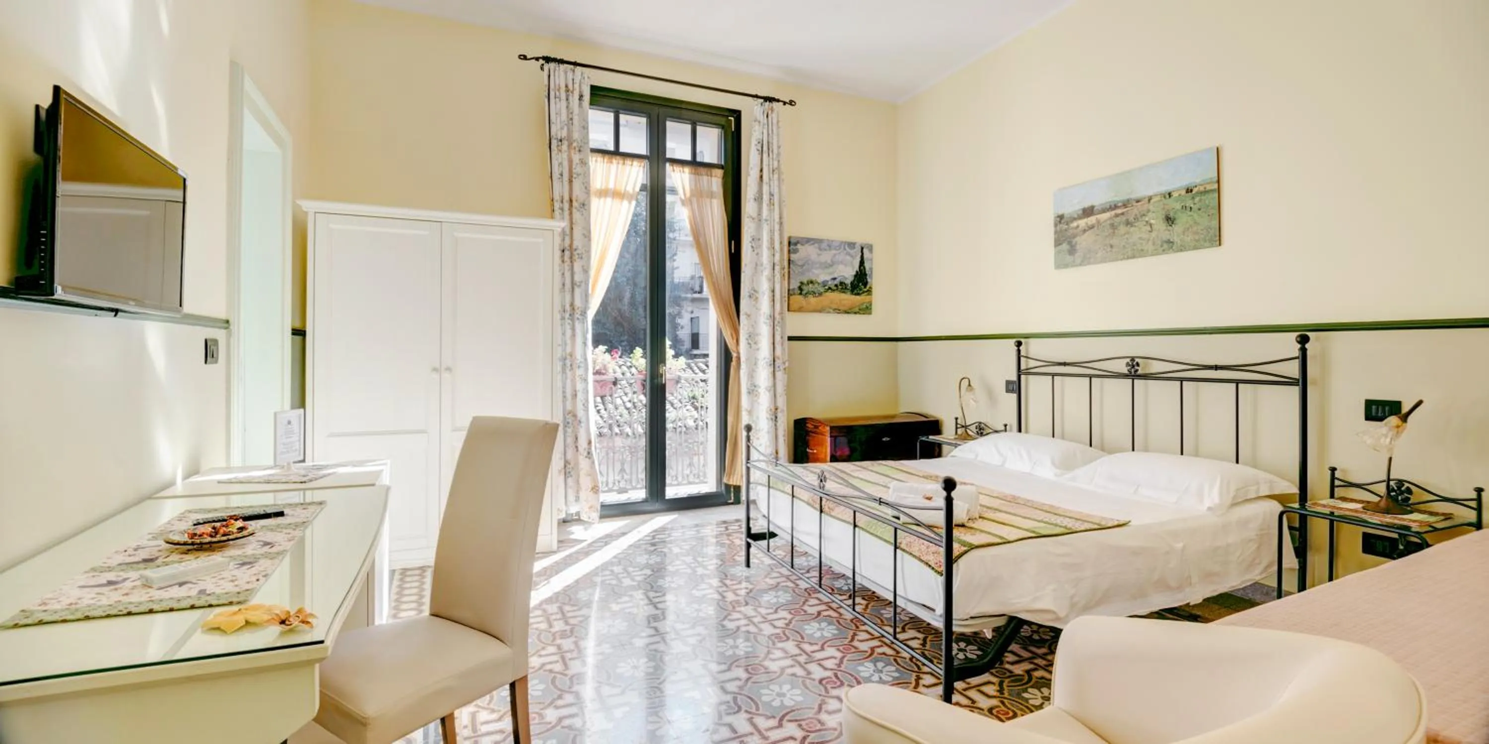 Photo of the whole room, Bed in Villa Lavinia