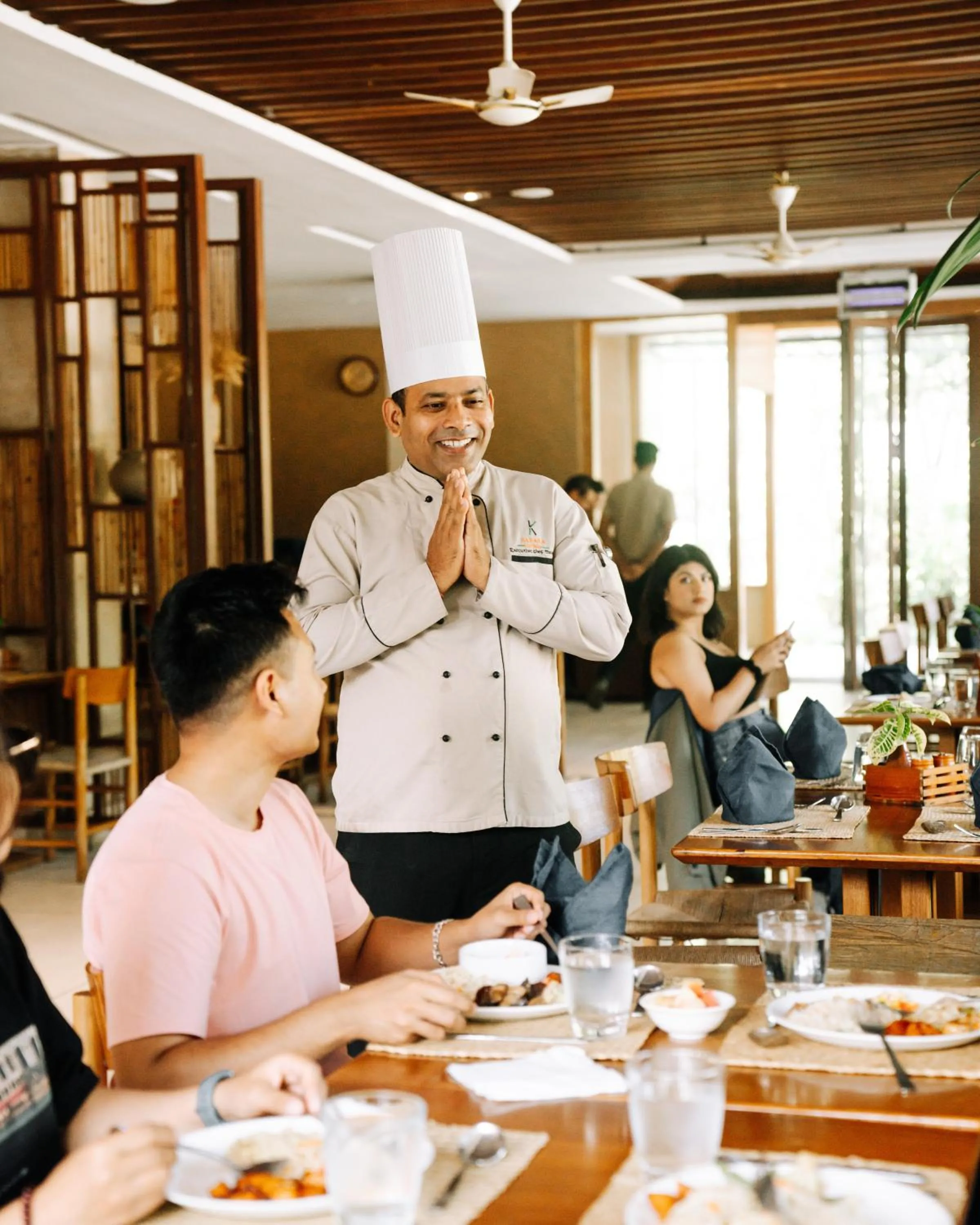 Restaurant/places to eat in Kasara Chitwan