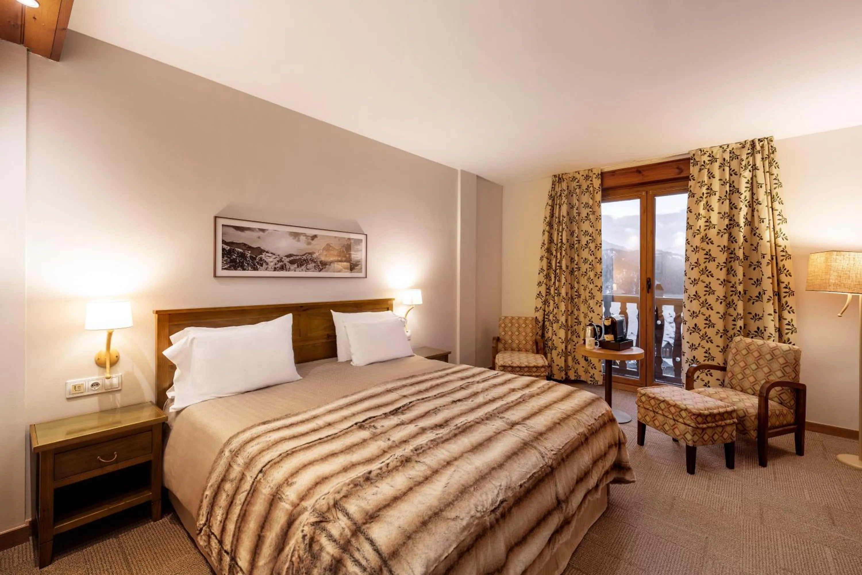 Photo of the whole room, Bed in Eurostars La Pleta