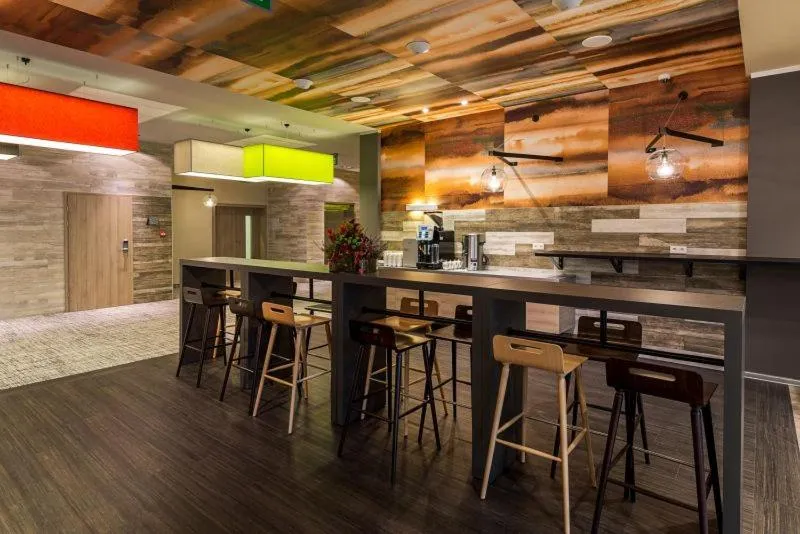 Lounge or bar in Park Hotel & Restauracja Browar Brzeg