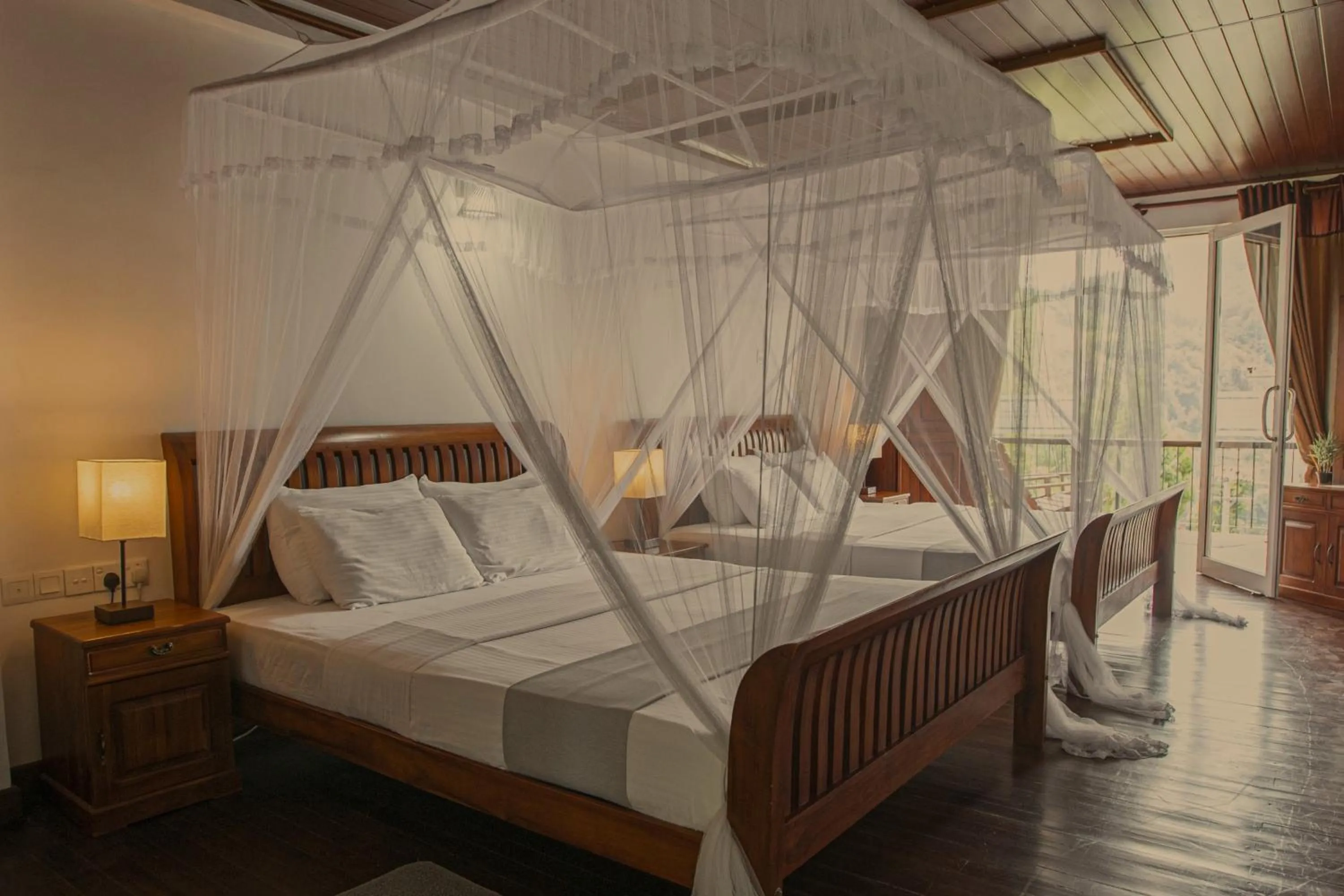 View (from property/room), Bed in Hotel Onrock