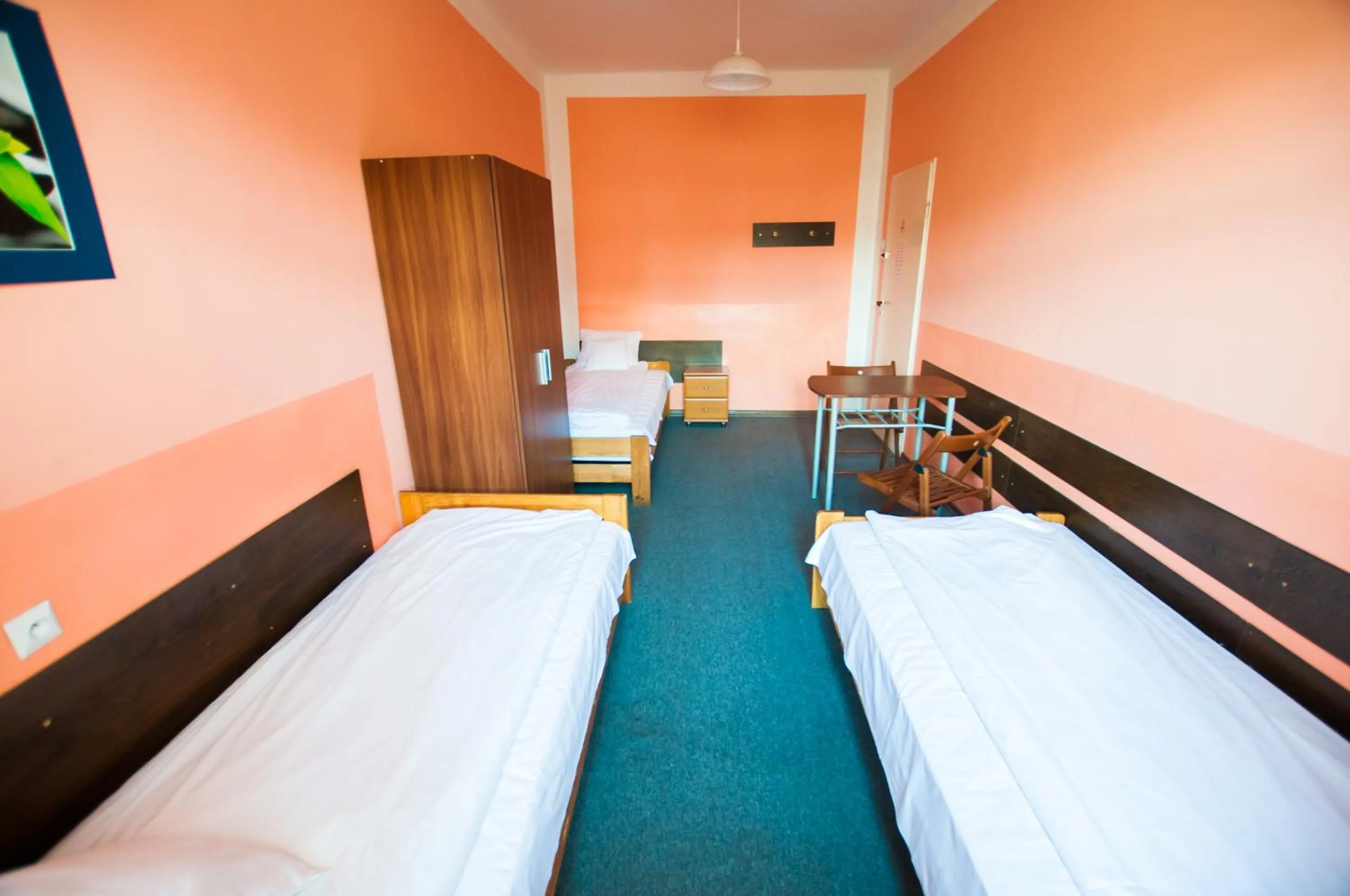 Photo of the whole room, Bed in Red Carpet Hostel