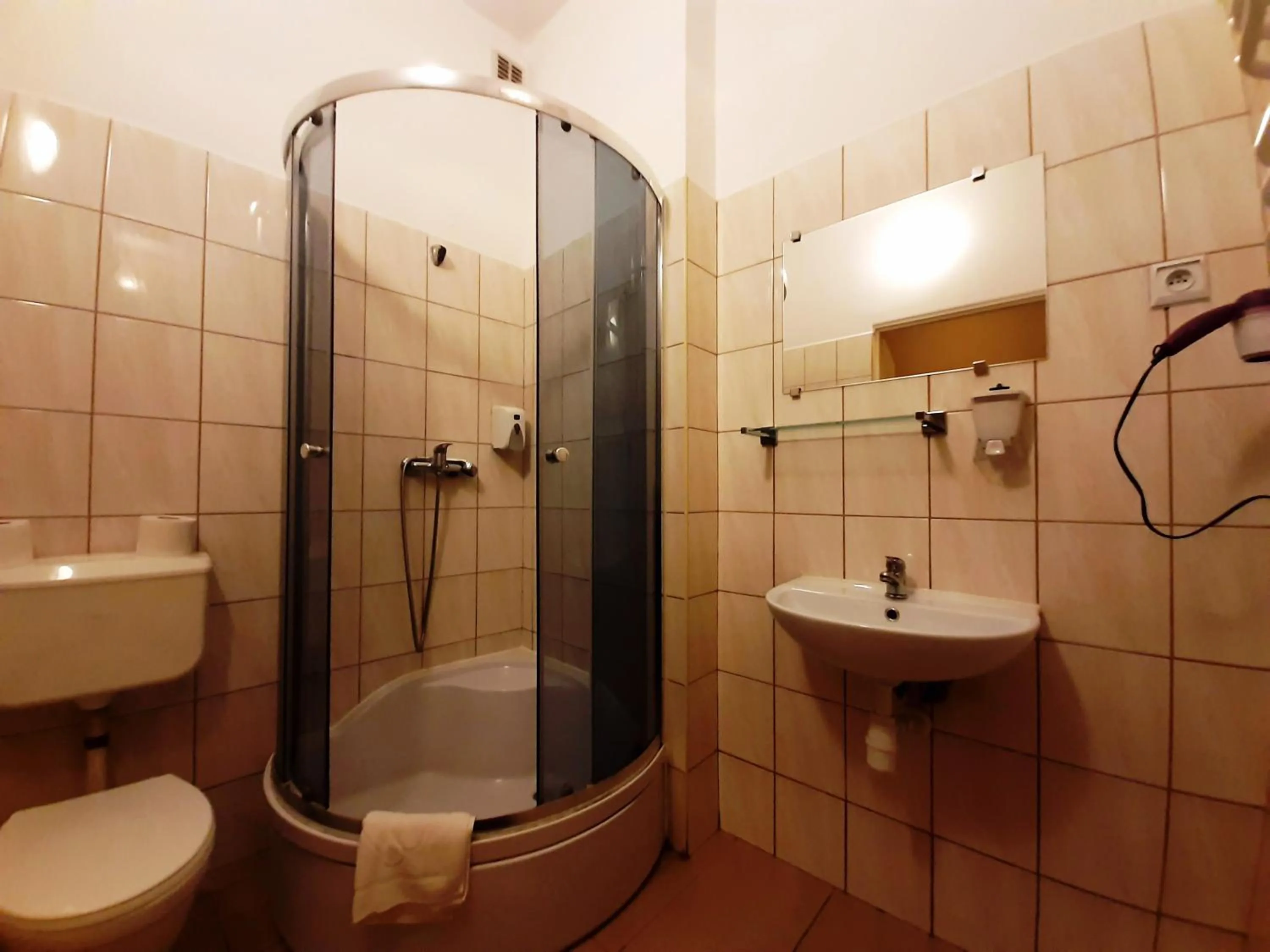 Bathroom in Red Carpet Hostel