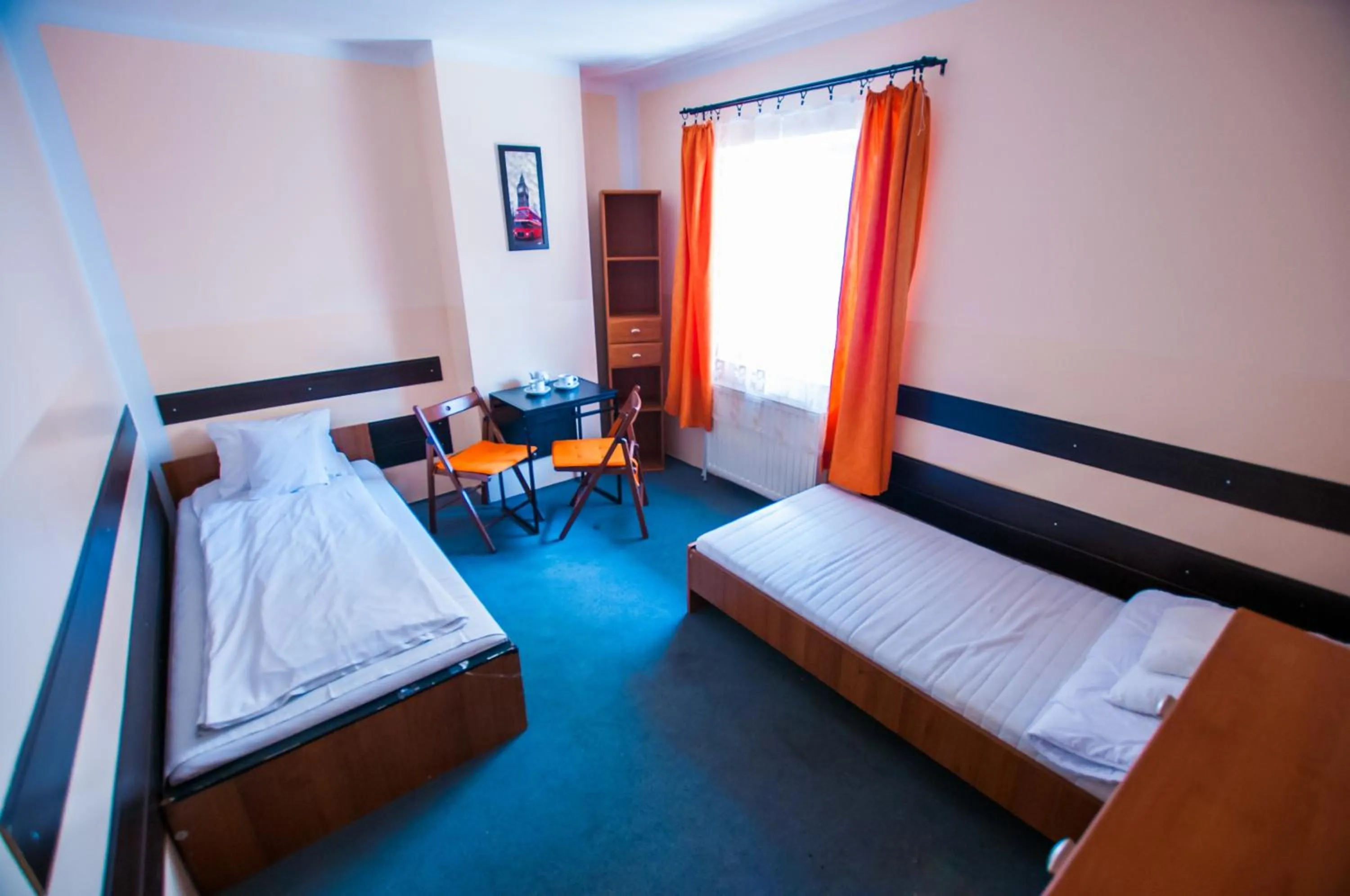 Photo of the whole room, Bed in Red Carpet Hostel