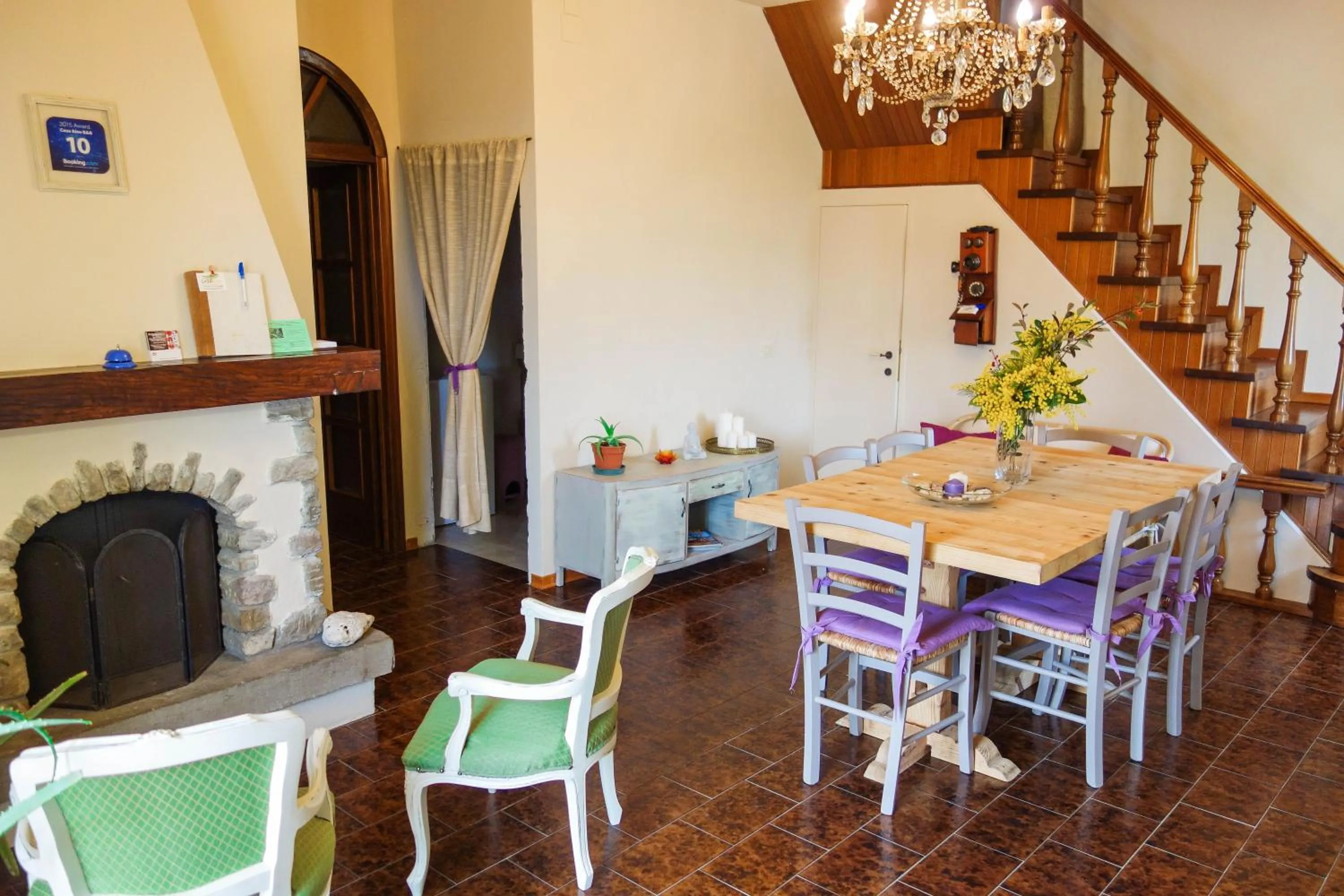 Communal lounge/ TV room in Casa Aloe B&B