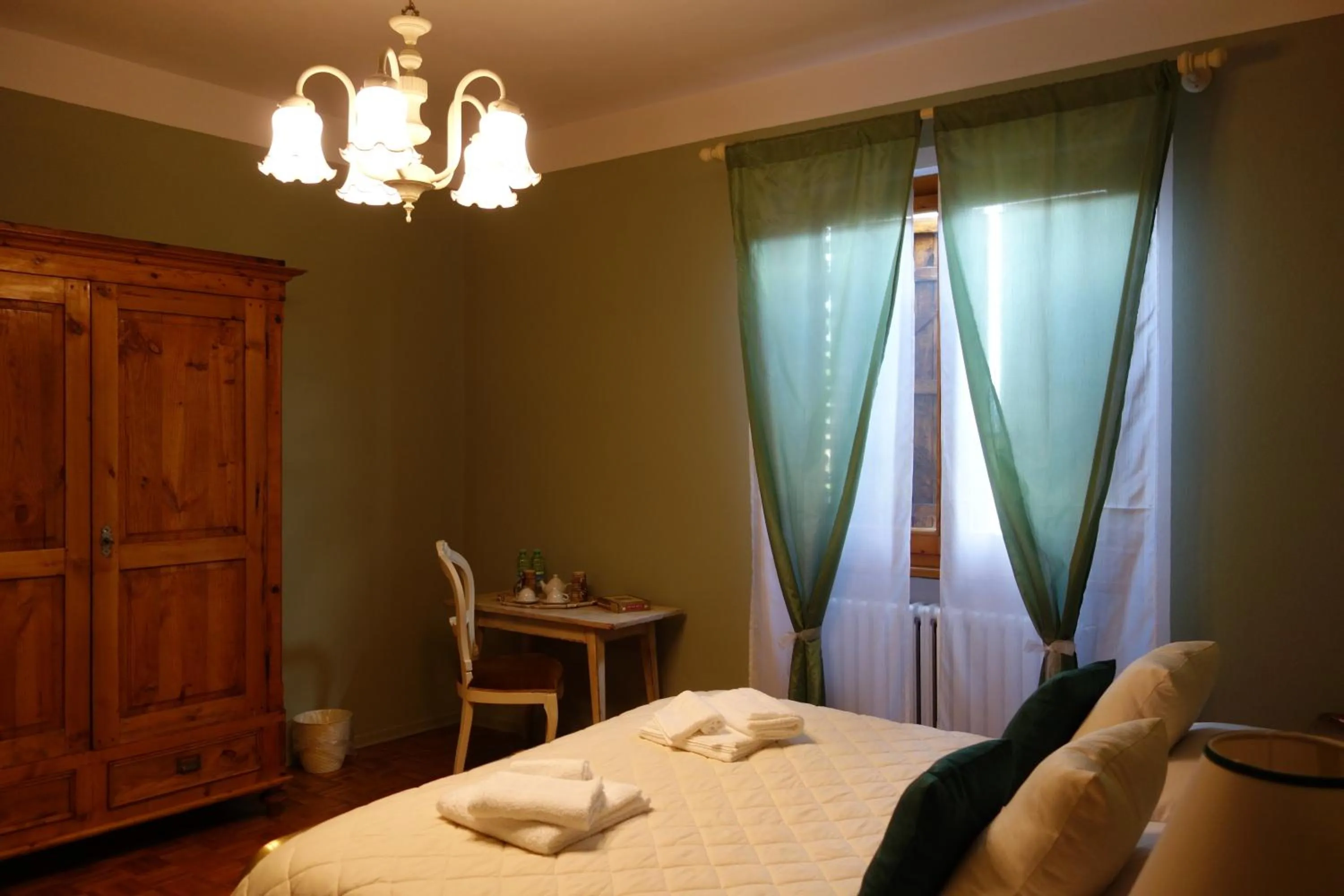 Photo of the whole room, Bed in Casa Aloe B&B