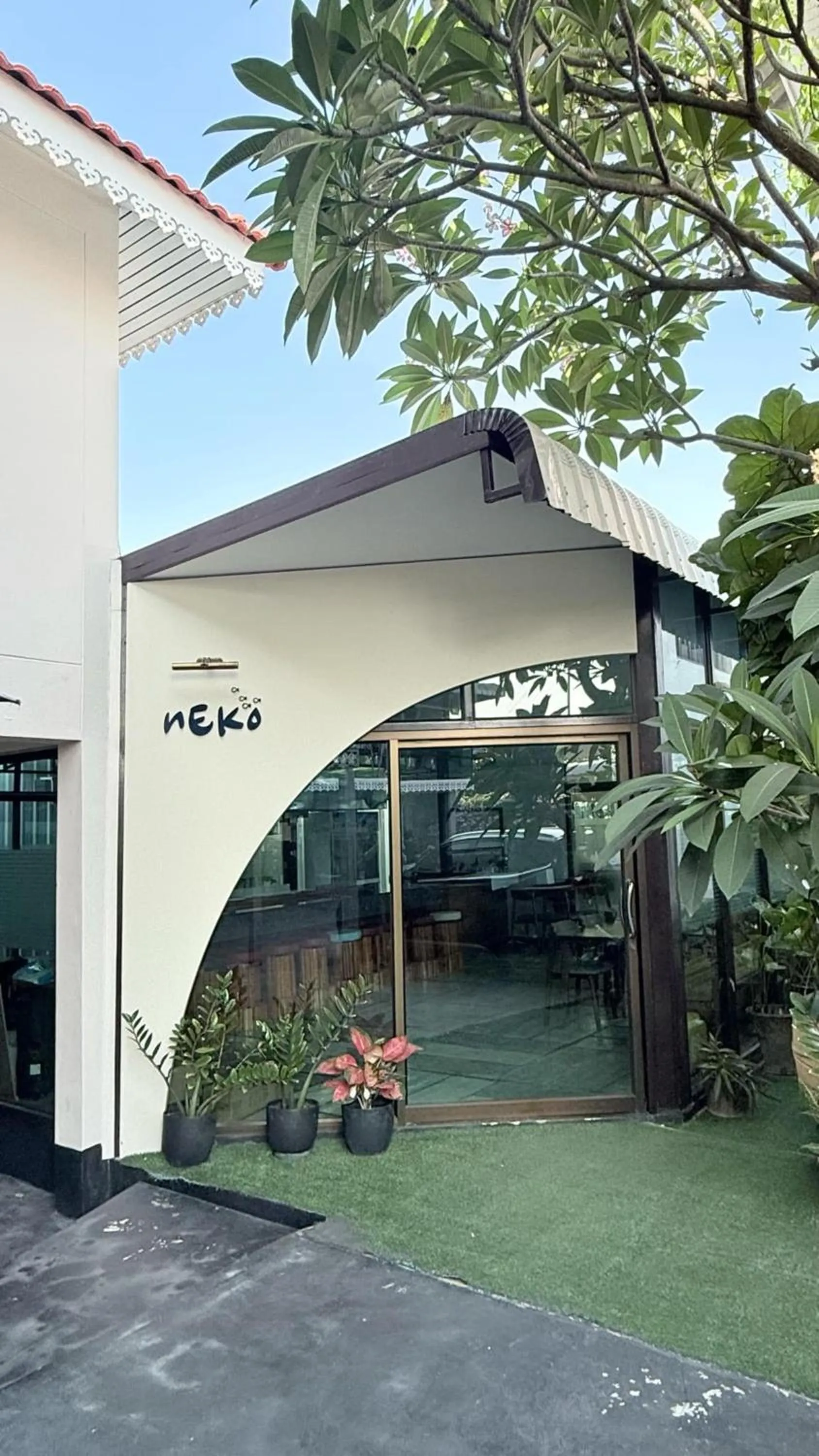 Property building in Issara House Bangkok