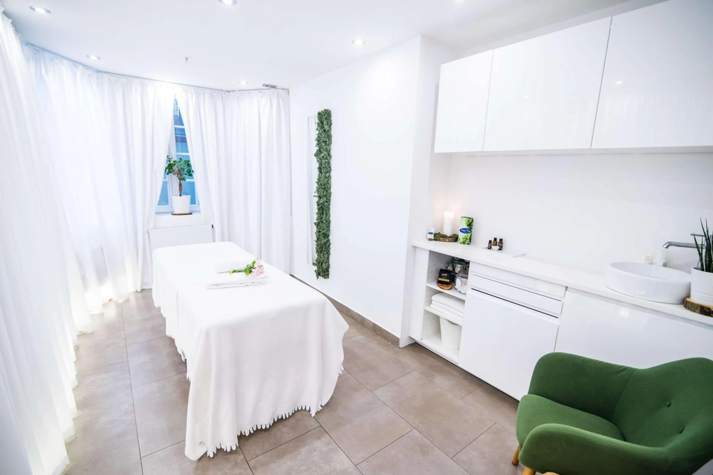 Spa and wellness centre/facilities in Hotel NH Poznan