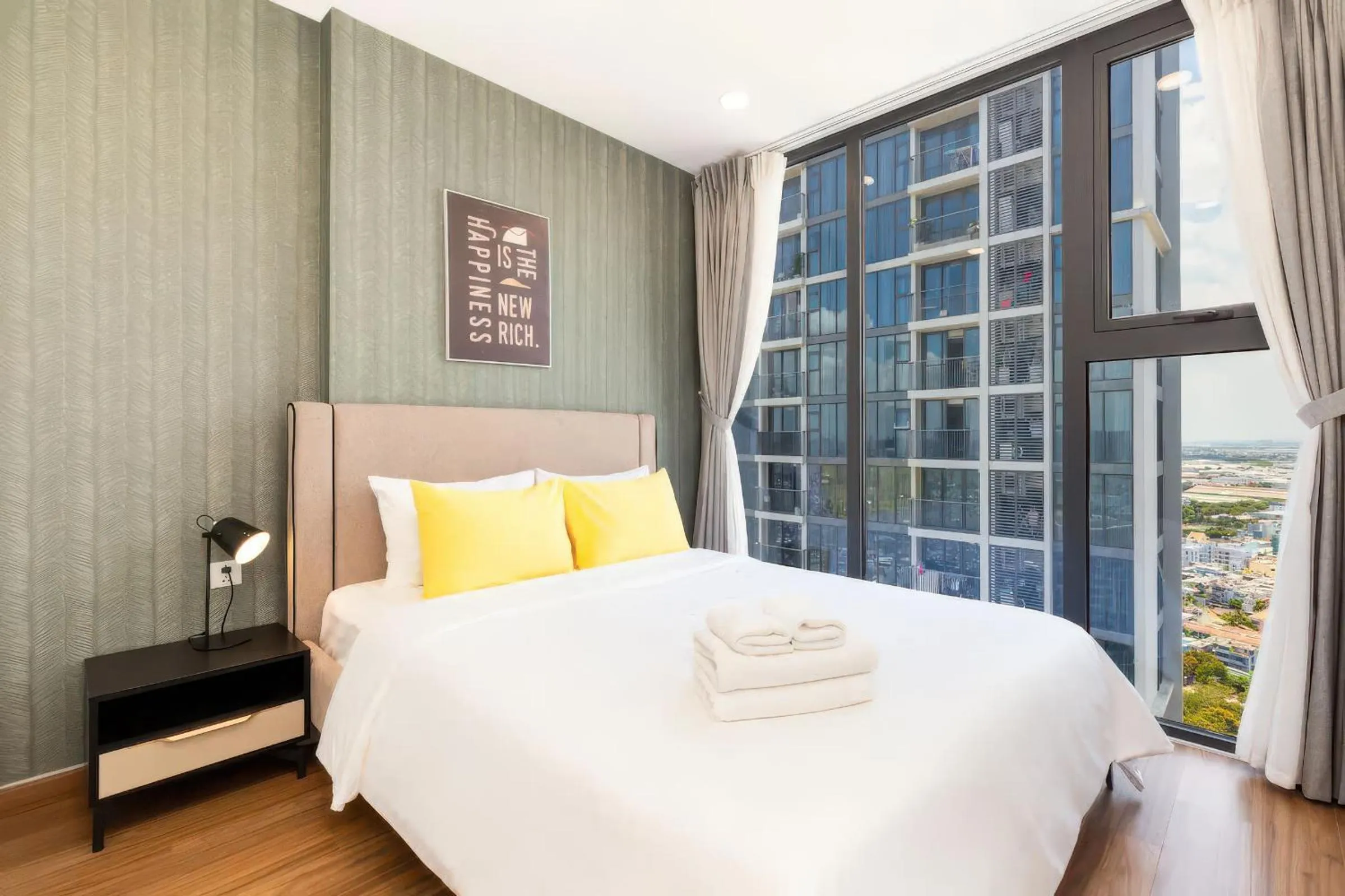 Bed in Eco Green Saigon - Free Gym & Netflix & Pool